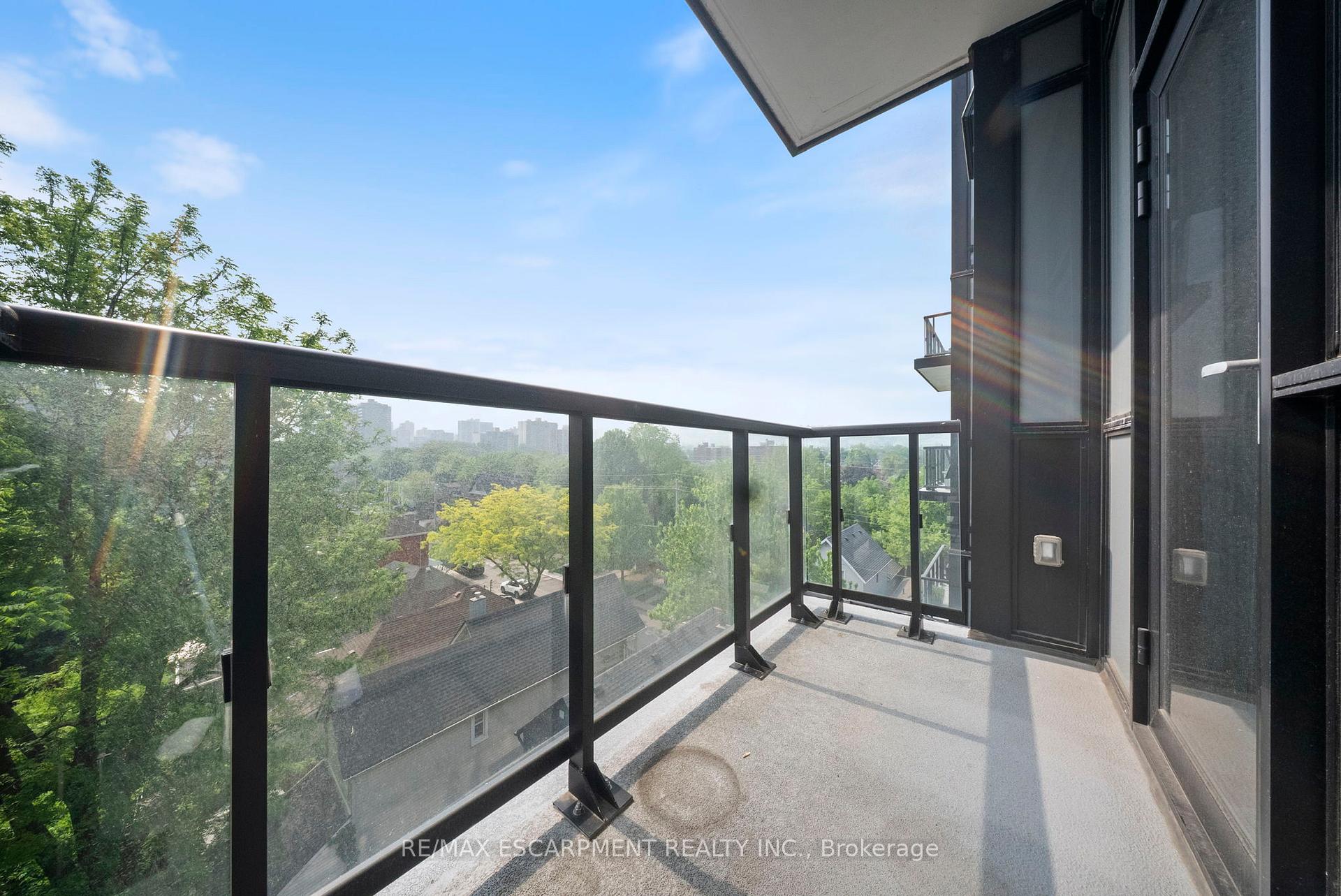 Photo 12 of Unit 502, 101 Locke Street S, Hamilton, Kirkendall — HOMEH