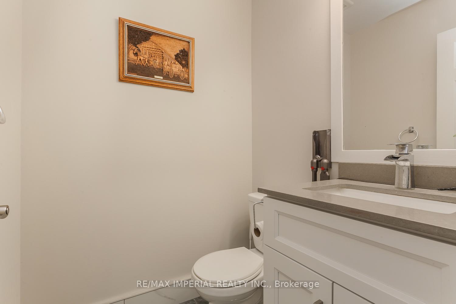 Photo 3 of 85 Maple Ridge Crescent E, Markham, Greensborough — HOMEH
