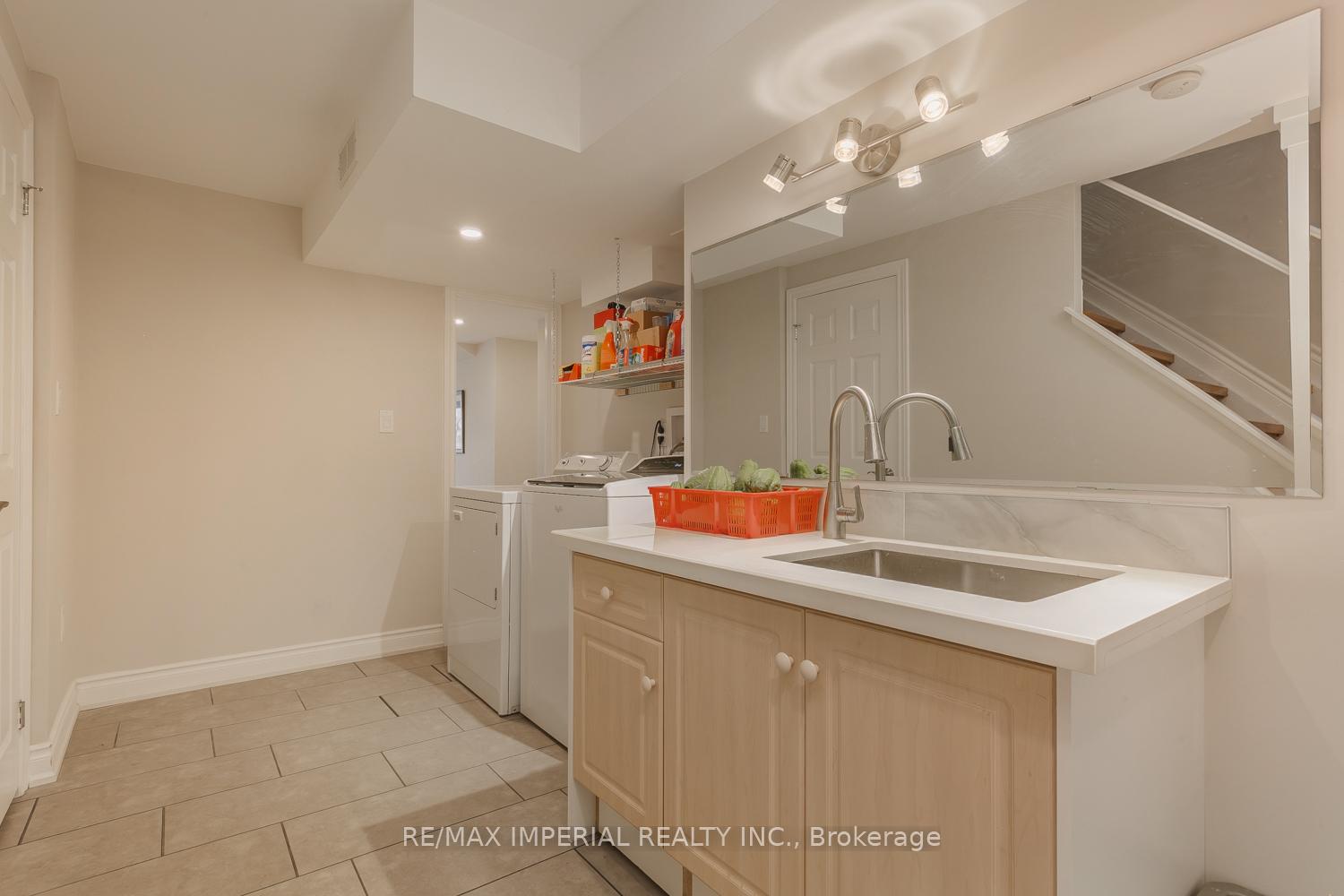 Photo 18 of 85 Maple Ridge Crescent E, Markham, Greensborough — HOMEH