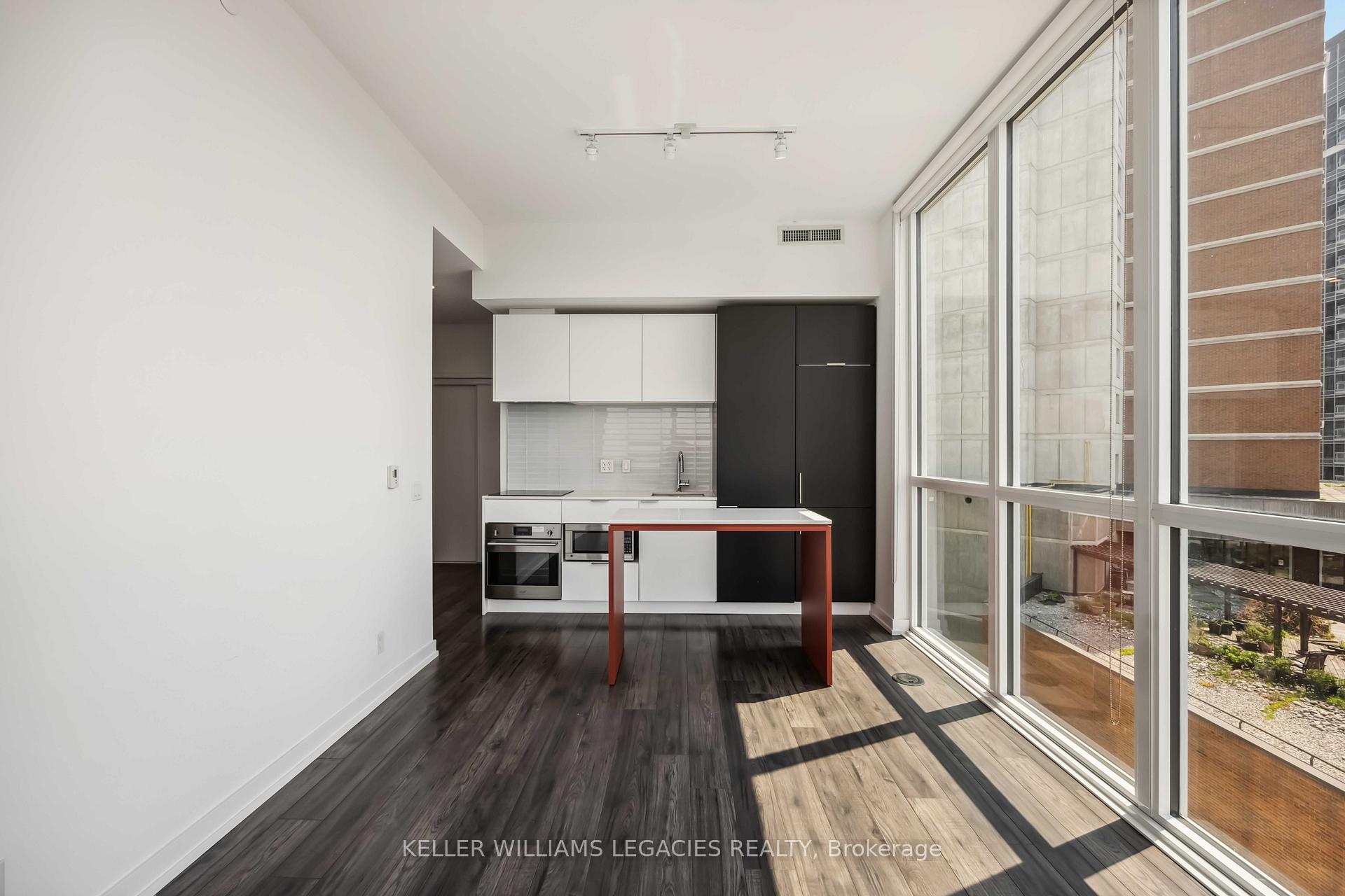 Photo 5 of Unit 419, 33 Helendale Avenue, Toronto, Yonge-Eglinton — HOMEH