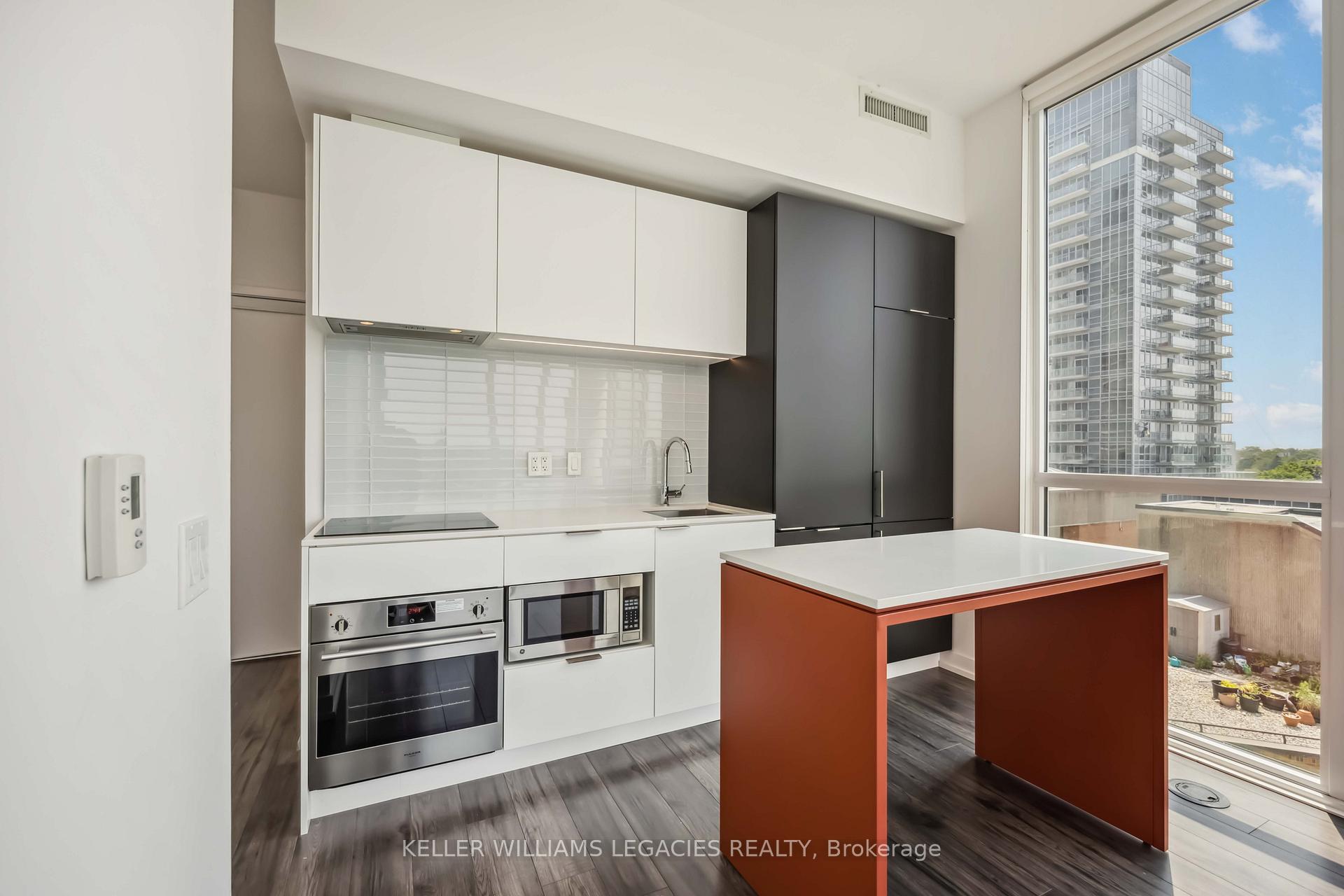 Photo 3 of Unit 419, 33 Helendale Avenue, Toronto, Yonge-Eglinton — HOMEH