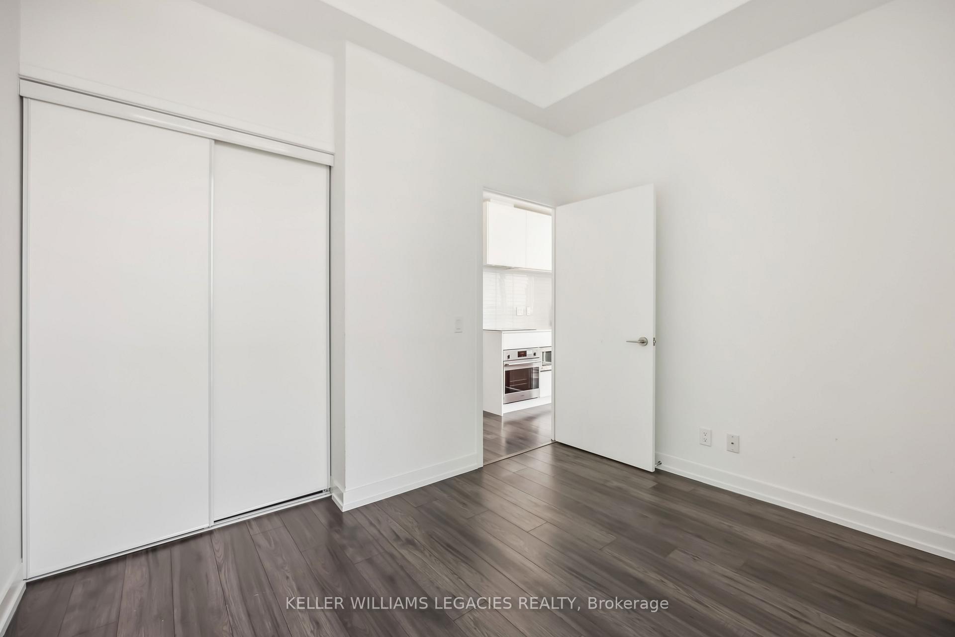 Photo 4 of Unit 419, 33 Helendale Avenue, Toronto, Yonge-Eglinton — HOMEH