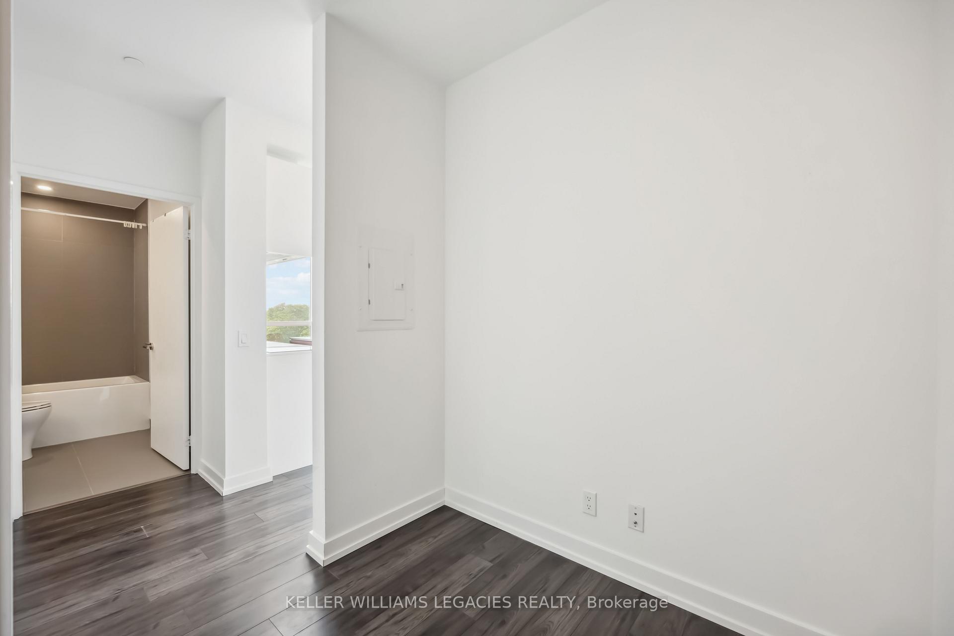 Photo 10 of Unit 419, 33 Helendale Avenue, Toronto, Yonge-Eglinton — HOMEH