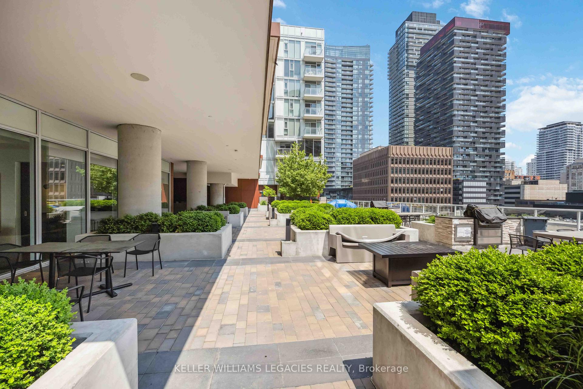 Photo 18 of Unit 419, 33 Helendale Avenue, Toronto, Yonge-Eglinton — HOMEH