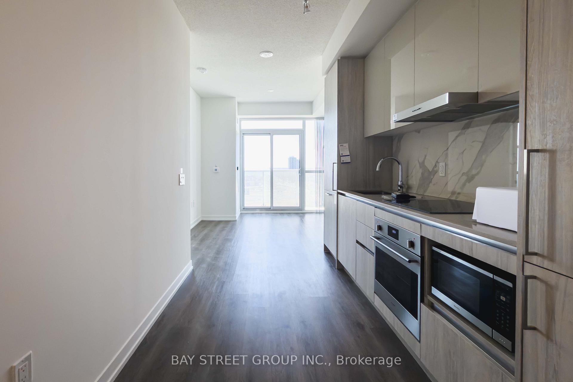 Photo 4 of Unit 2008, 225 Commerce Street, Vaughan, Vaughan Corporate Centre — HOMEH