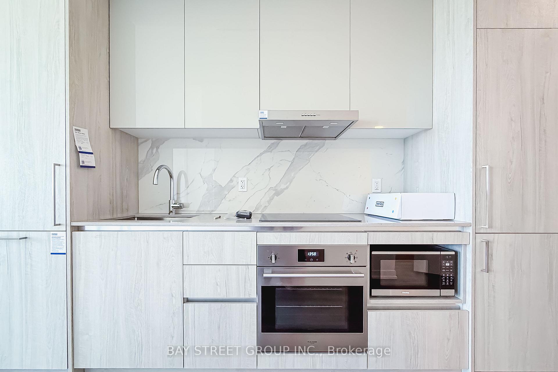 Photo 2 of Unit 2008, 225 Commerce Street, Vaughan, Vaughan Corporate Centre — HOMEH
