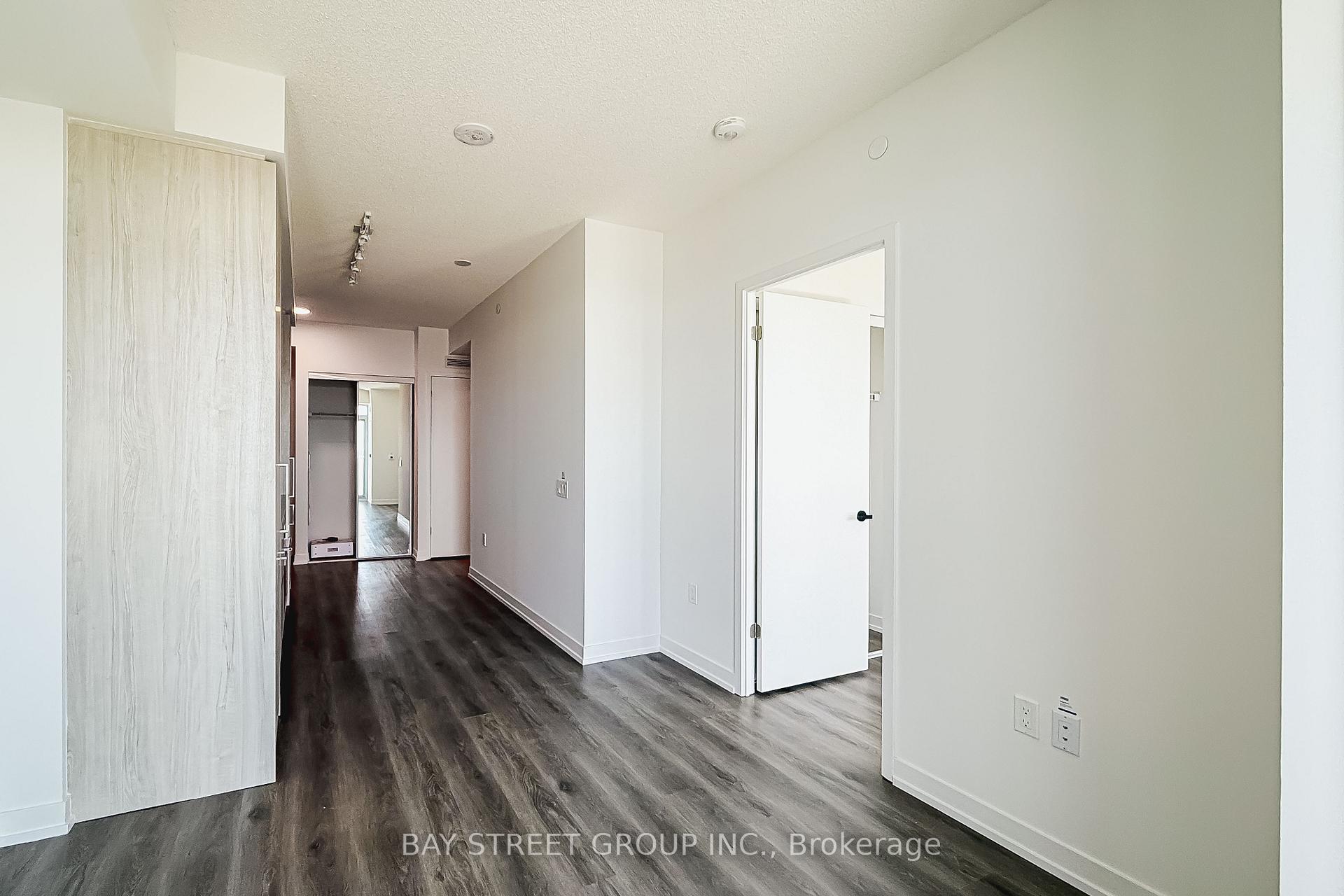 Photo 6 of Unit 2008, 225 Commerce Street, Vaughan, Vaughan Corporate Centre — HOMEH