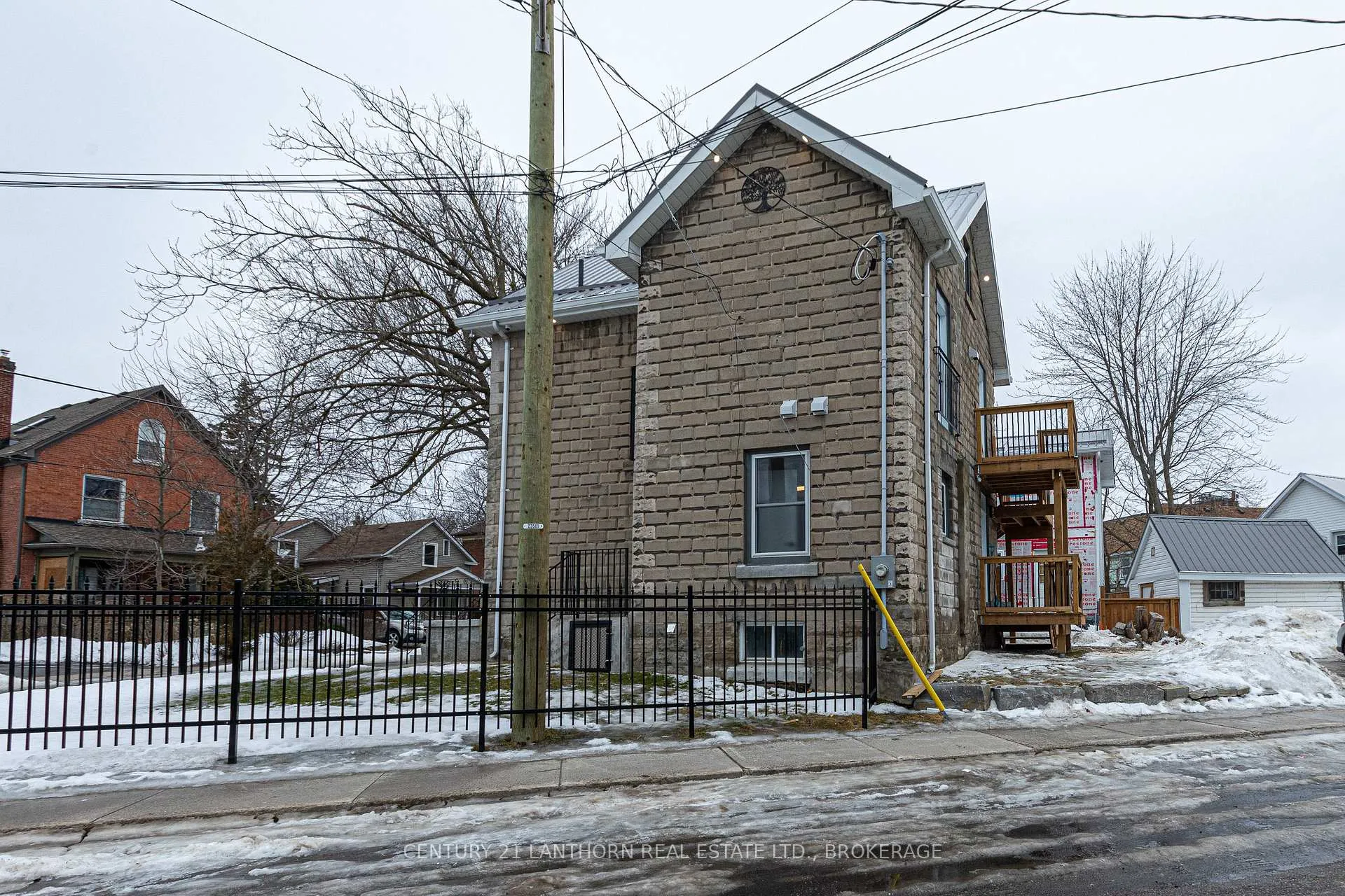 Photo 26 of 45 Chestnut Street, Kingston, East of Sir John A. Blvd — HOMEH