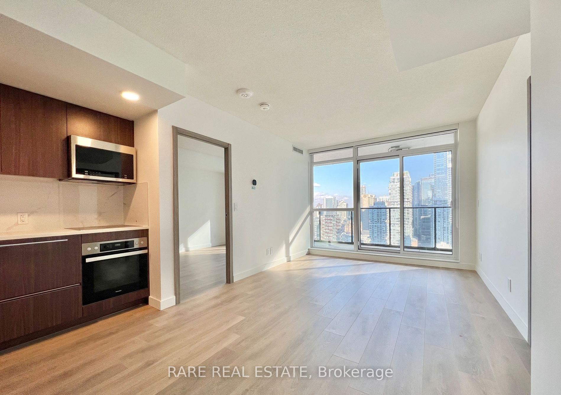 Front of Unit 3805, 38 Widmer Street