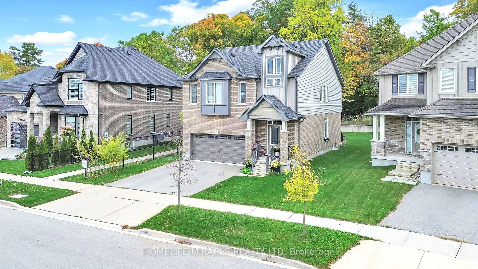 Photo 7 of 79 Elmbank Trail, Kitchener, Doon South — HOMEH