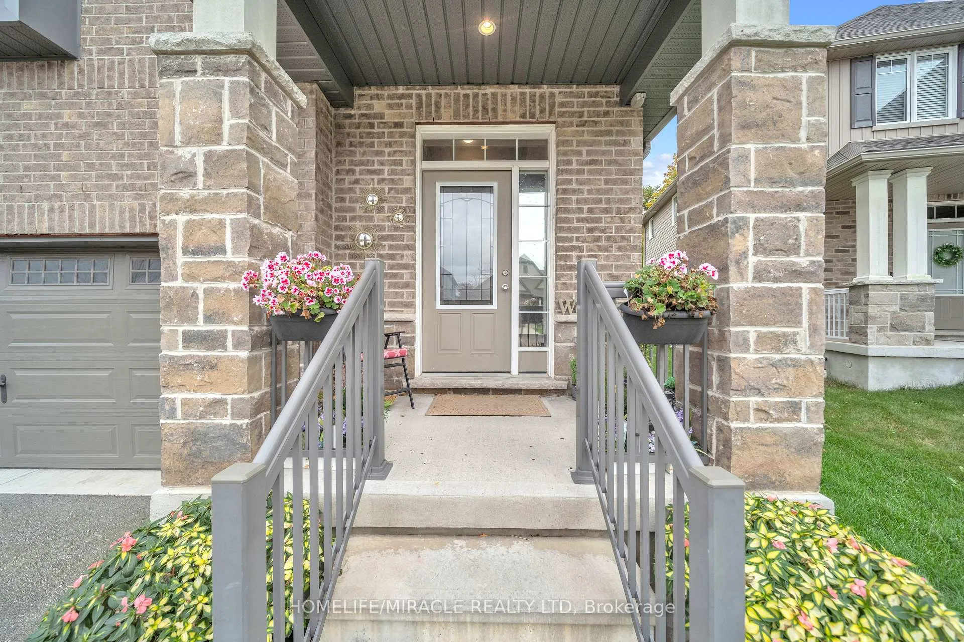 Photo 12 of 79 Elmbank Trail, Kitchener, Doon South — HOMEH