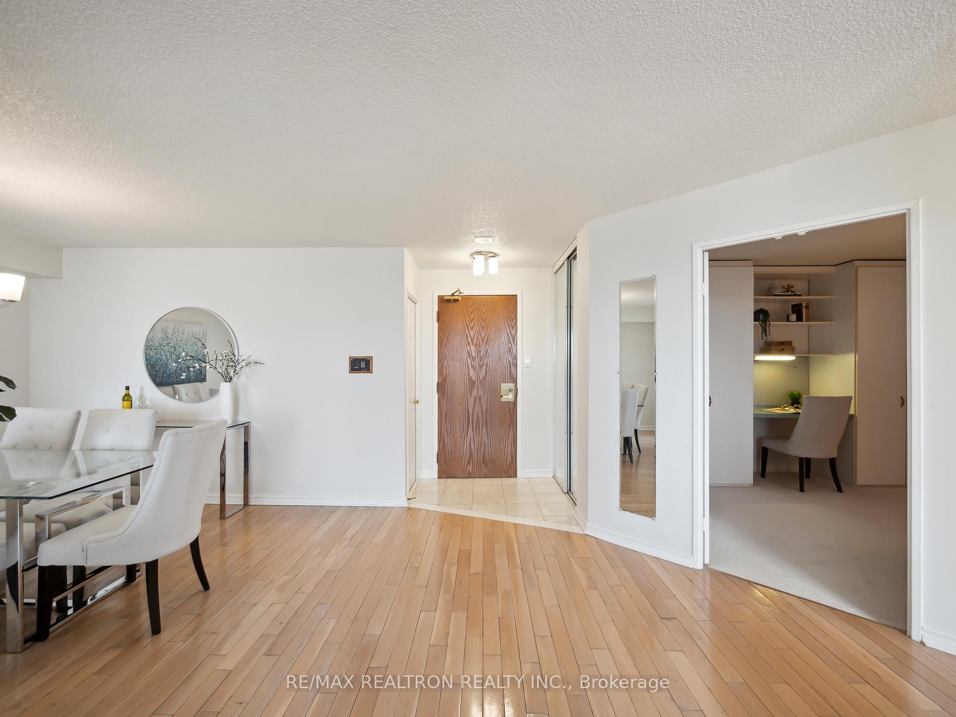 Photo 11 of Unit 704, 343 Clark Avenue W, Vaughan, Crestwood-Springfarm-Yorkhill — HOMEH