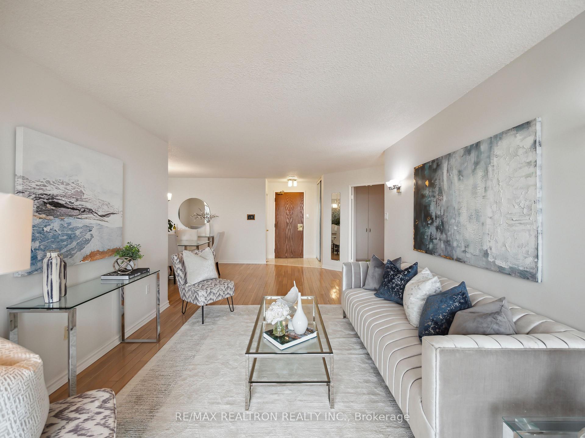 Photo 8 of Unit 704, 343 Clark Avenue W, Vaughan, Crestwood-Springfarm-Yorkhill — HOMEH