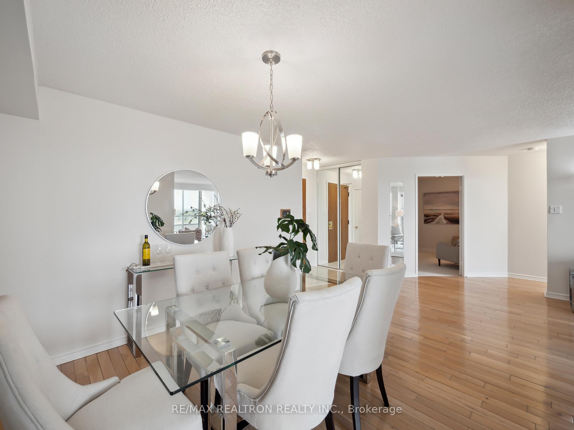 Photo 7 of Unit 704, 343 Clark Avenue W, Vaughan, Crestwood-Springfarm-Yorkhill — HOMEH