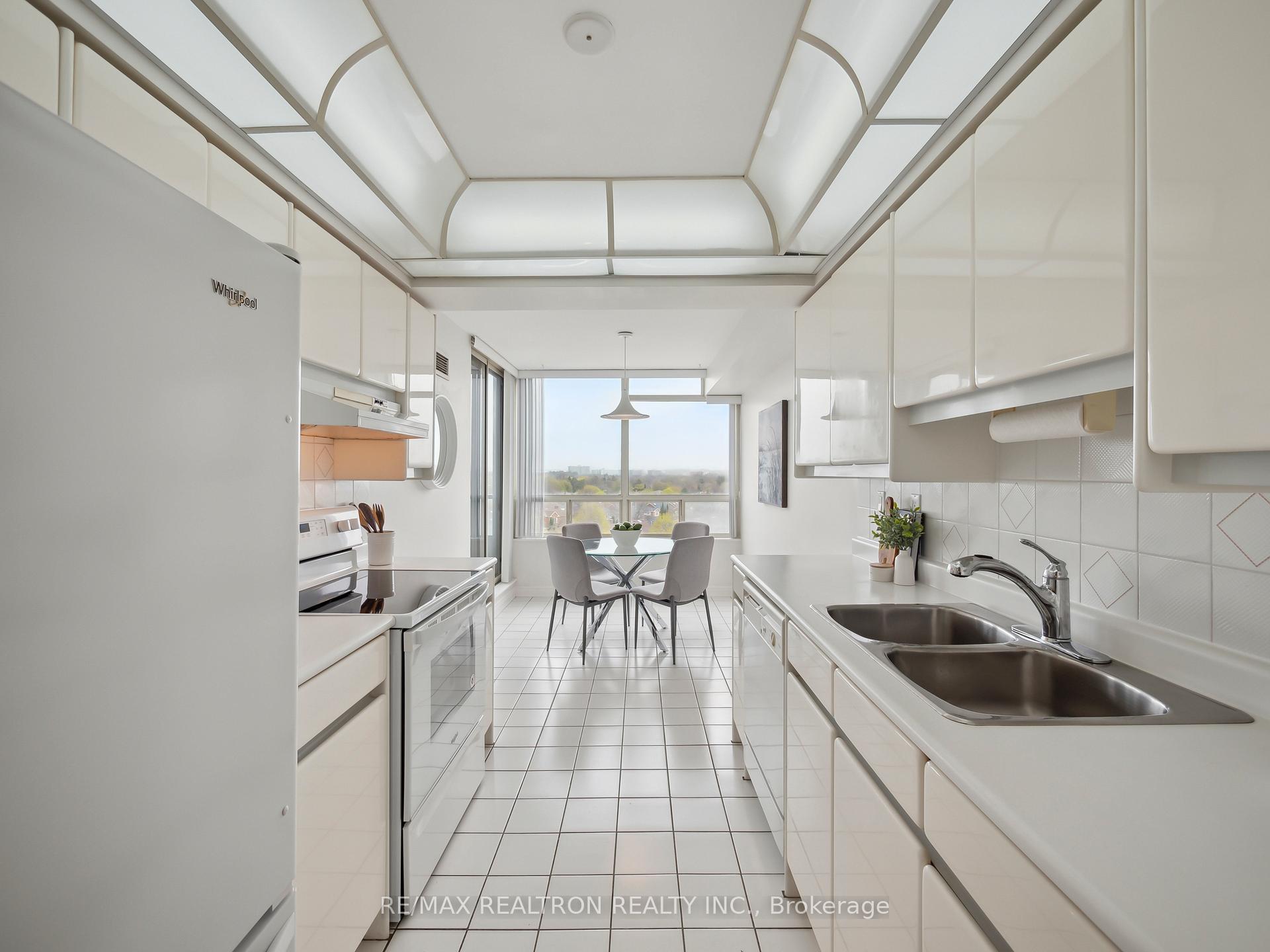 Photo 16 of Unit 704, 343 Clark Avenue W, Vaughan, Crestwood-Springfarm-Yorkhill — HOMEH