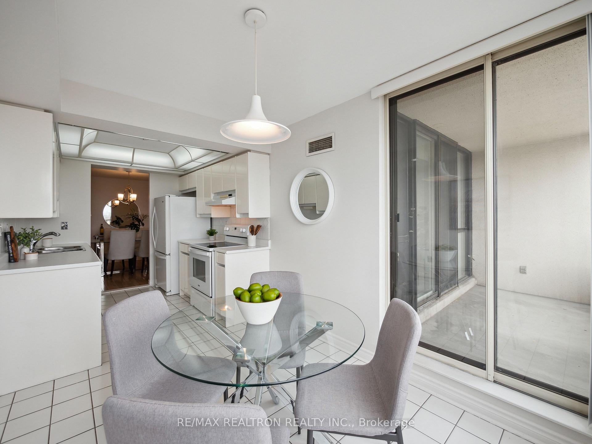 Photo 13 of Unit 704, 343 Clark Avenue W, Vaughan, Crestwood-Springfarm-Yorkhill — HOMEH