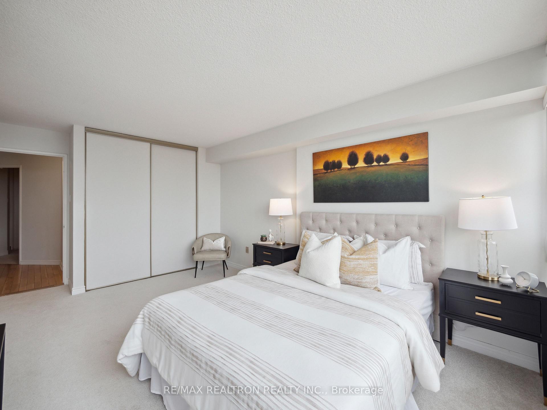 Photo 10 of Unit 704, 343 Clark Avenue W, Vaughan, Crestwood-Springfarm-Yorkhill — HOMEH