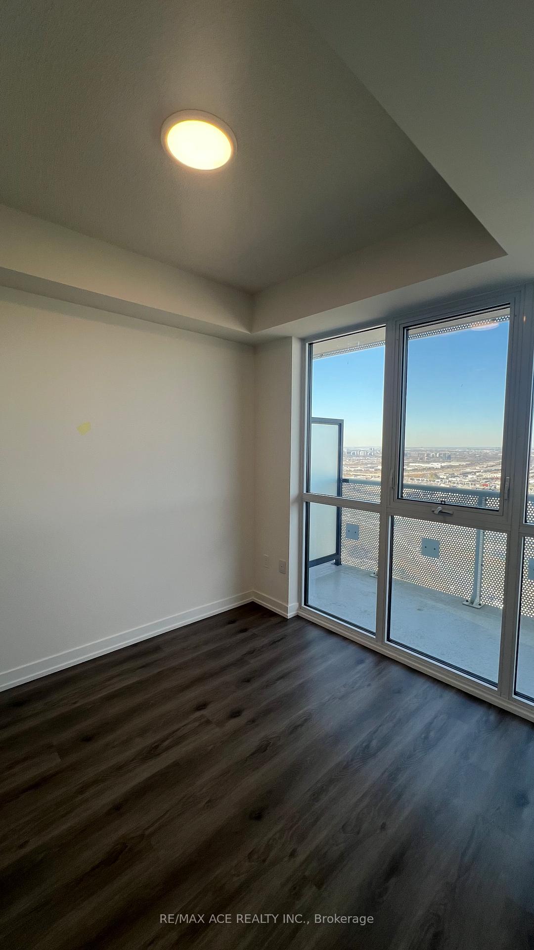 Photo 6 of Unit 4008, 225 Commerce Street, Vaughan, Vaughan Corporate Centre — HOMEH