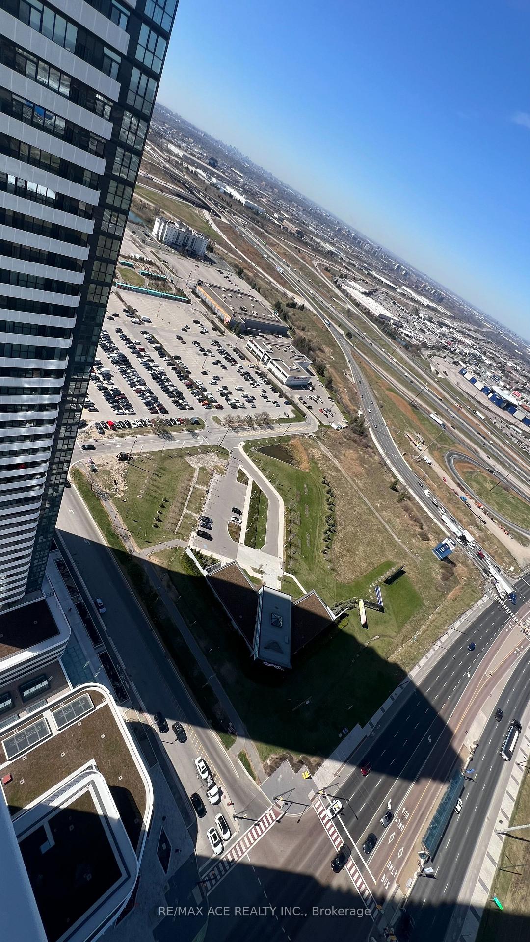 Photo 15 of Unit 4008, 225 Commerce Street, Vaughan, Vaughan Corporate Centre — HOMEH