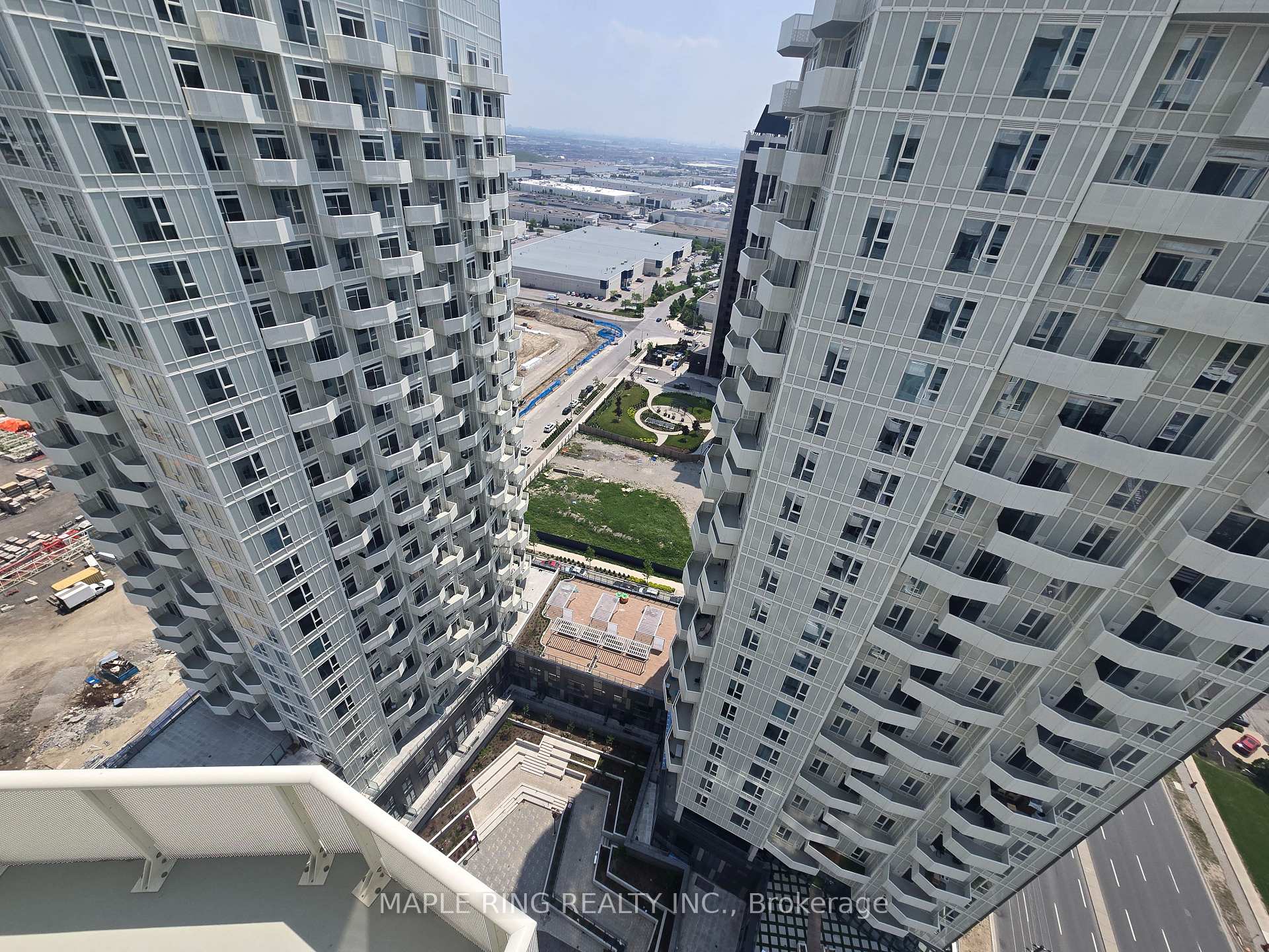 Photo 3 of Unit 2532, 498 Caldari Road, Vaughan, Concord — HOMEH