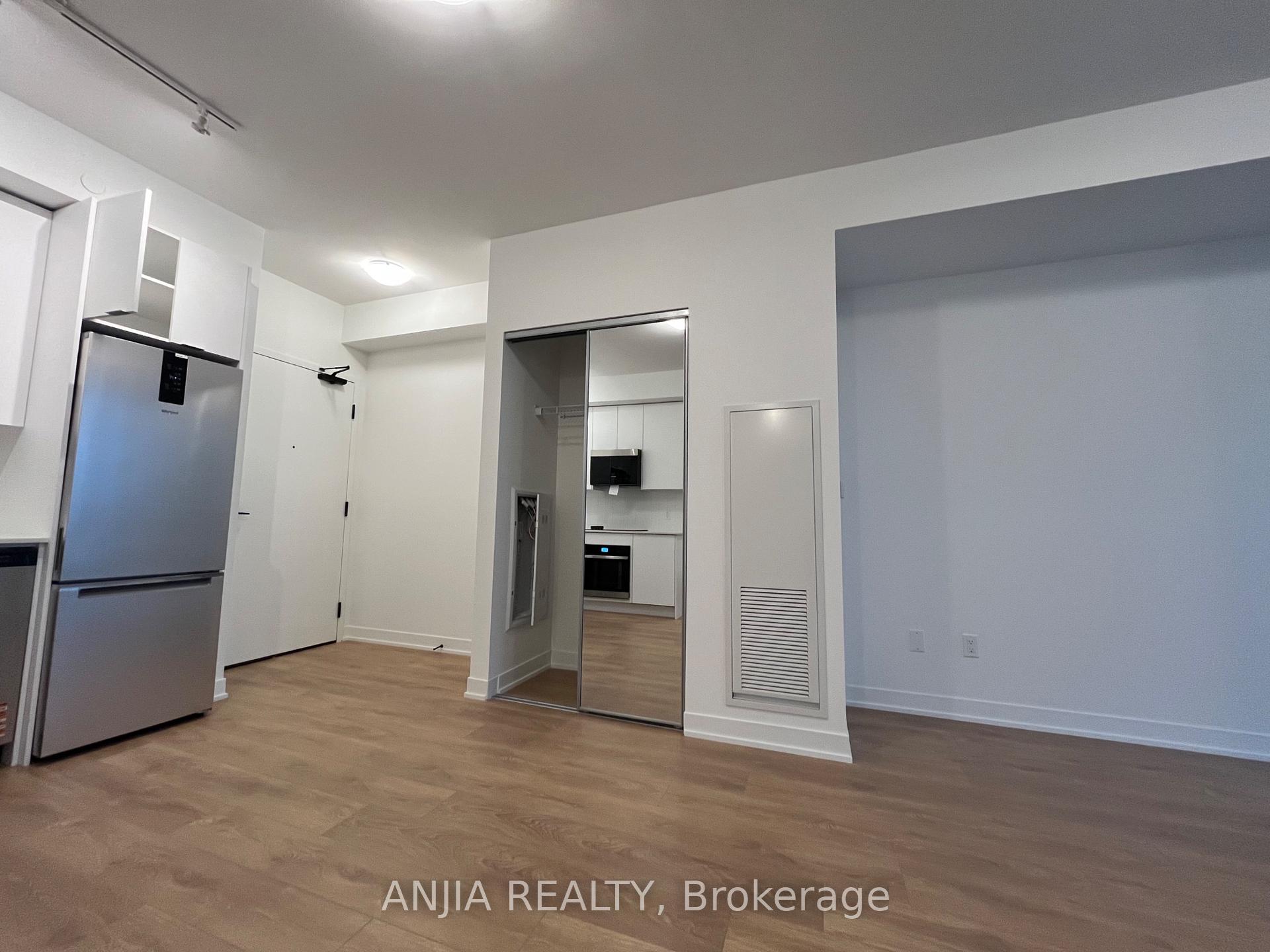 Photo 5 of Unit 2109, 474 Caldari Road E, Vaughan, Concord — HOMEH