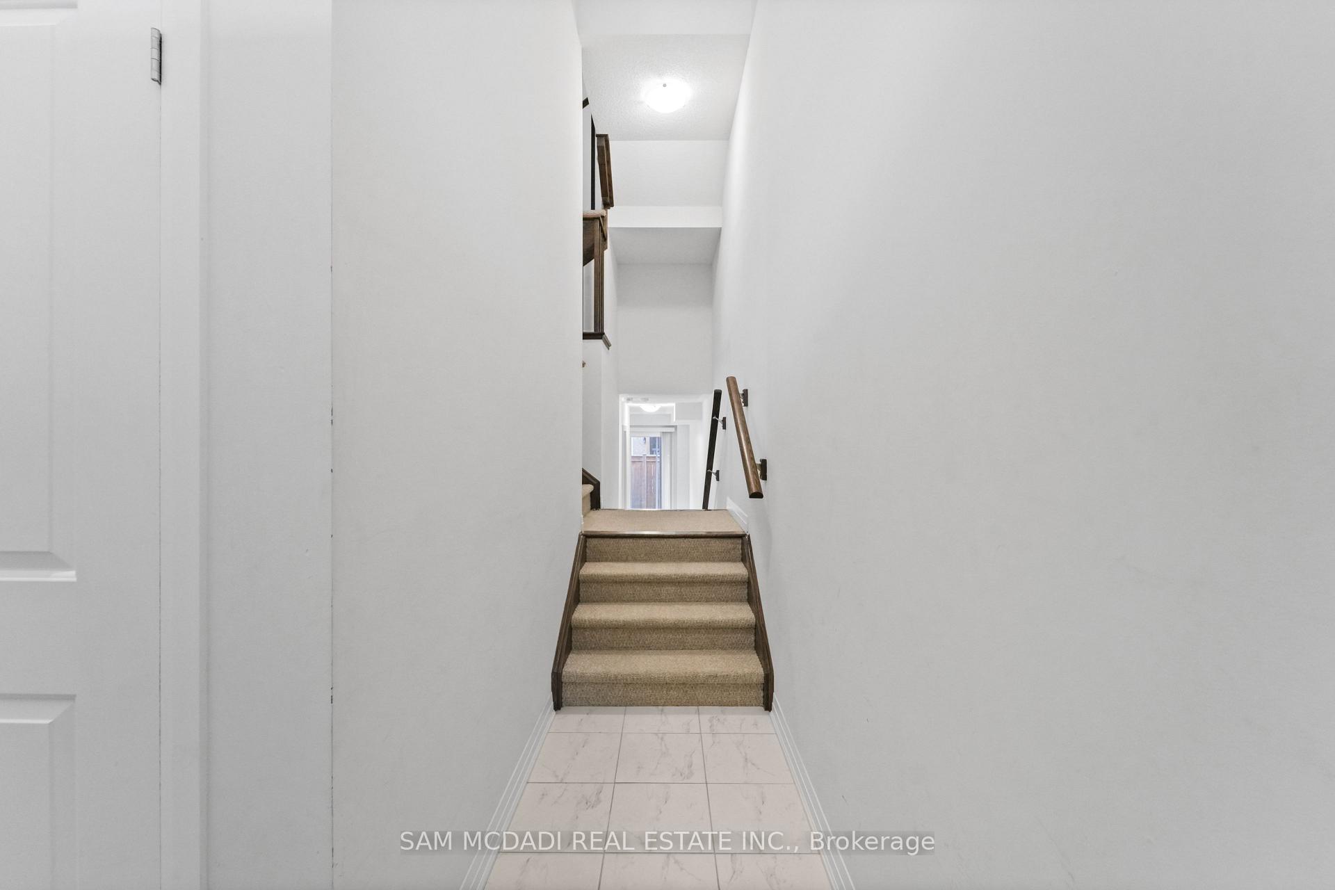 Photo 3 of 4083 Canby Street, Lincoln, Beamsville — HOMEH