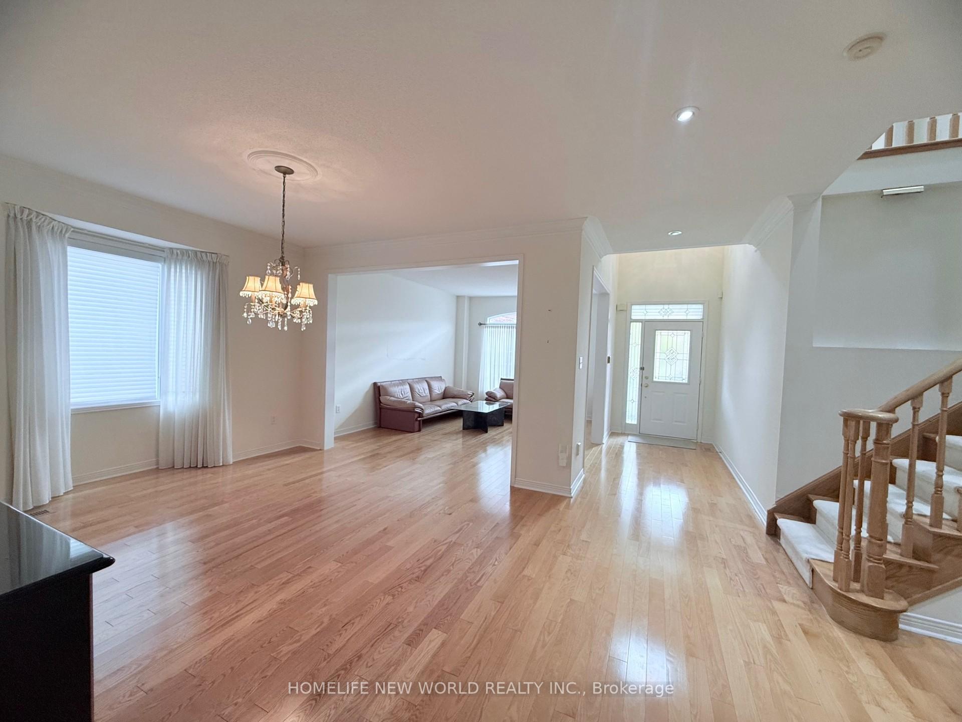 Photo 5 of 77 Burndenford Crescent, Markham, Markville — HOMEH