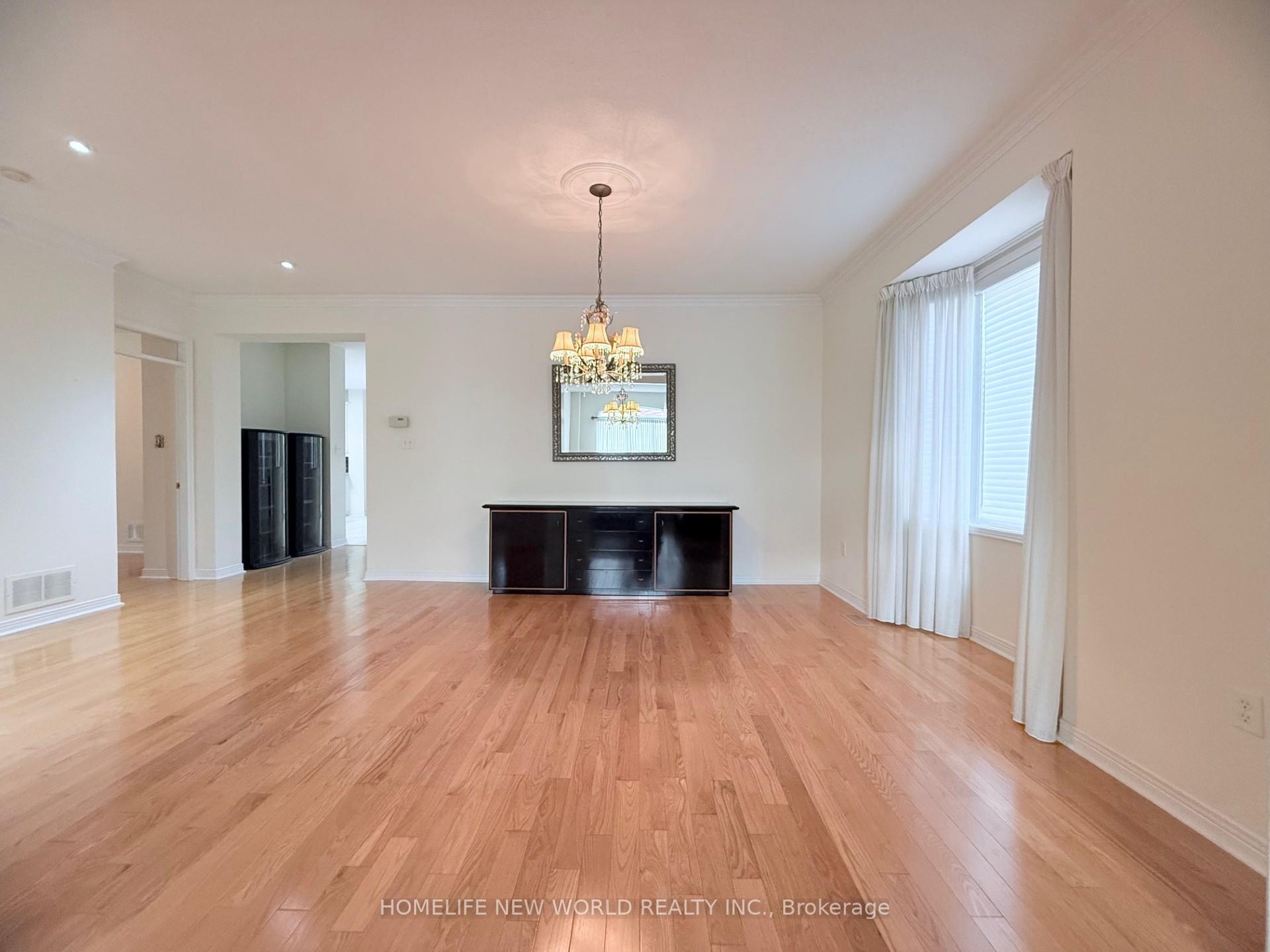 Photo 7 of 77 Burndenford Crescent, Markham, Markville — HOMEH