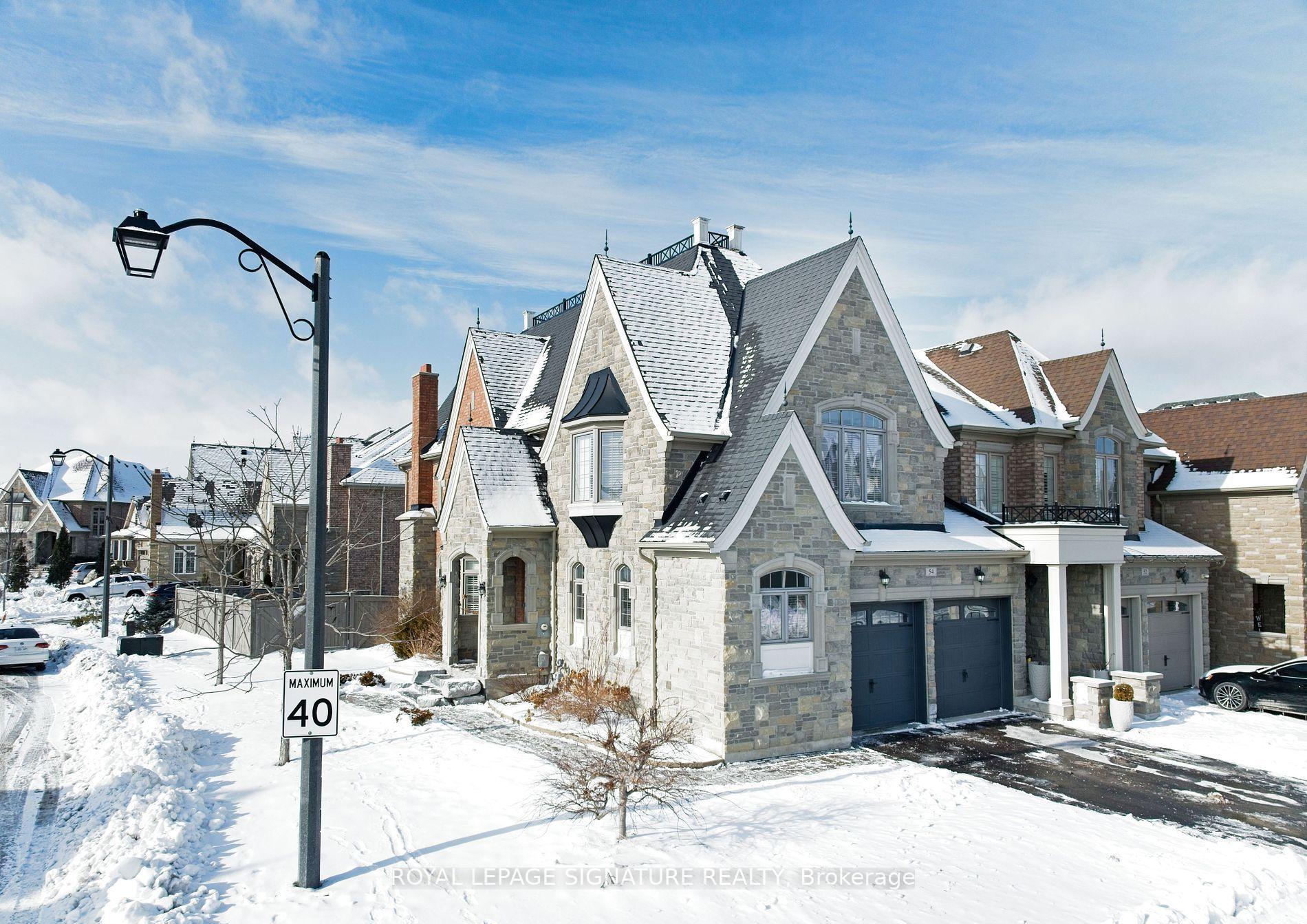 Photo 2 of 54 Spring Hill Drive, King, King City — HOMEH