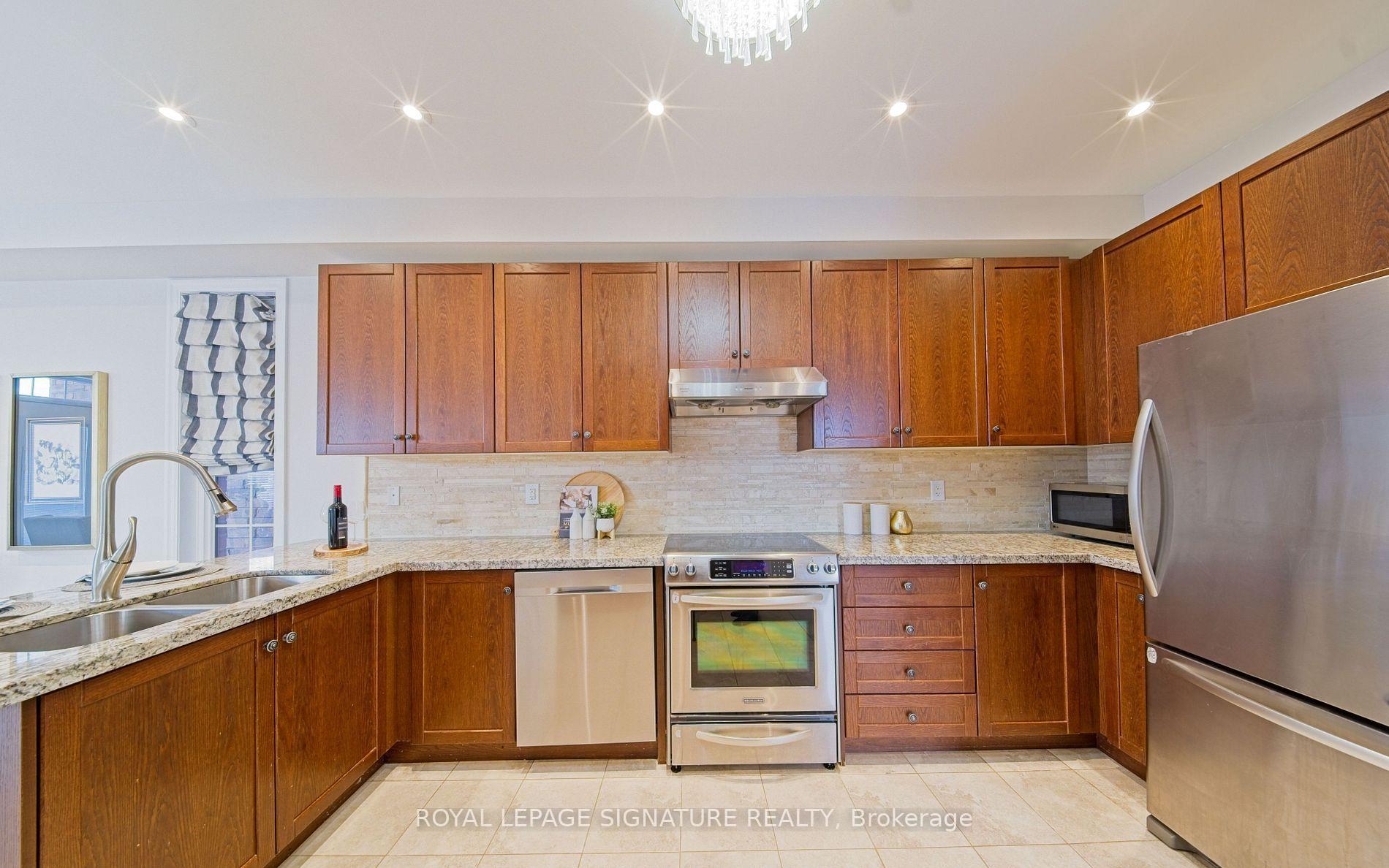 Photo 7 of 54 Spring Hill Drive, King, King City — HOMEH