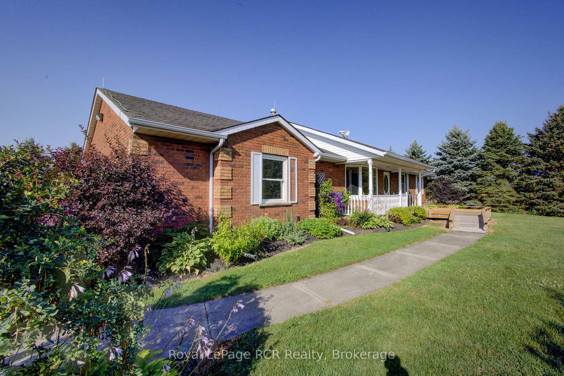 Photo 3 of 7218 16th Line, Mapleton, Rural Mapleton — HOMEH