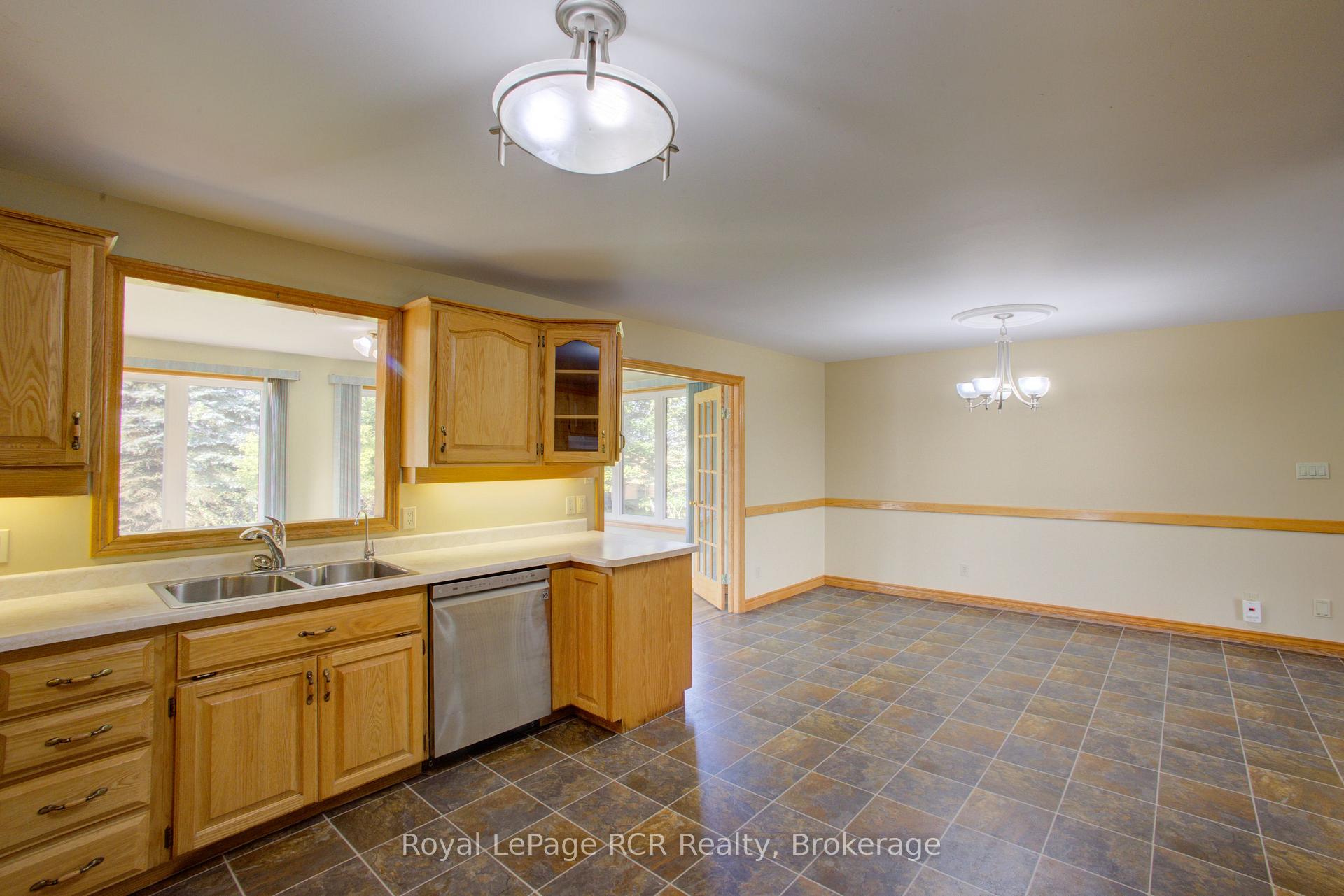 Photo 11 of 7218 16th Line, Mapleton, Rural Mapleton — HOMEH