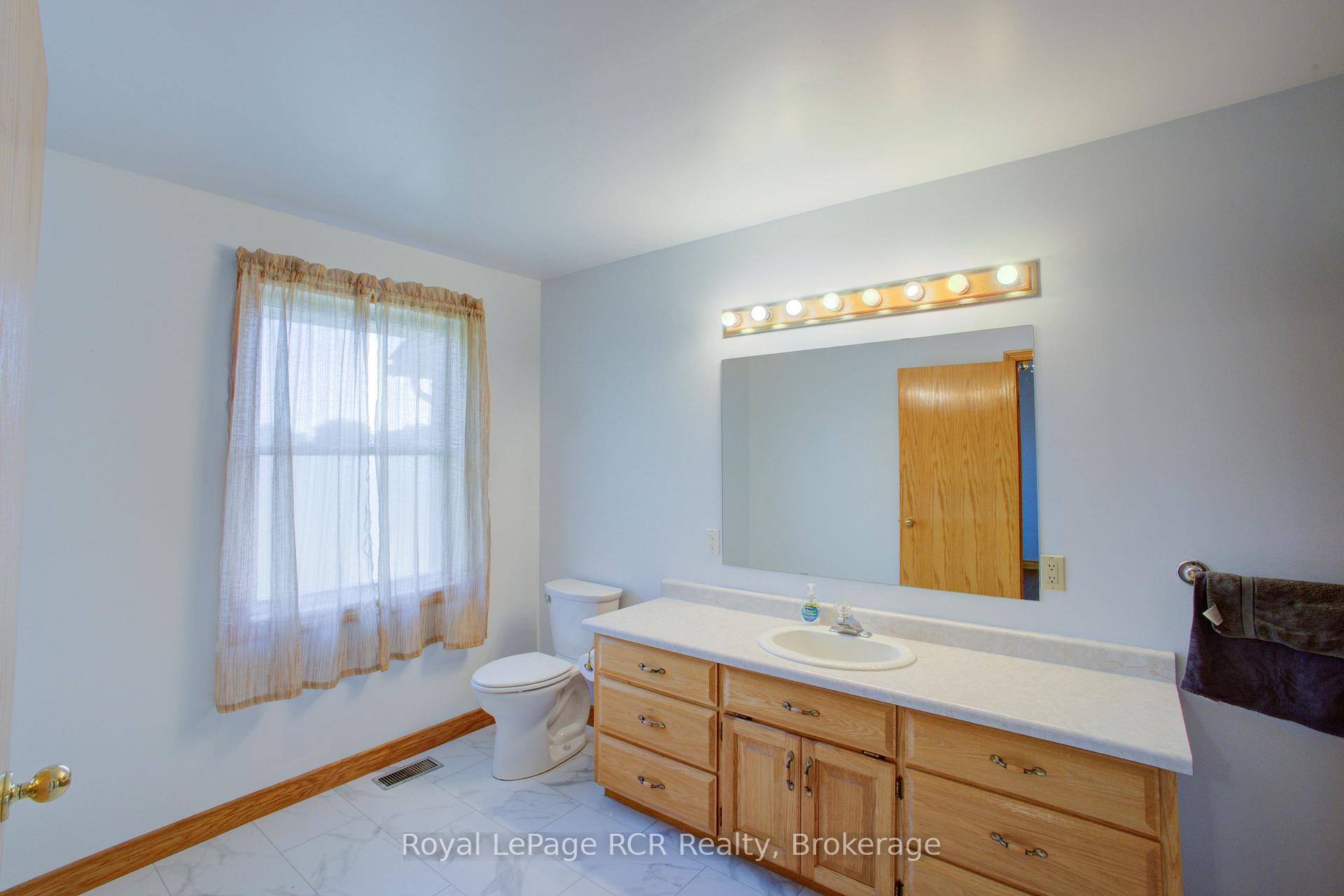 Photo 18 of 7218 16th Line, Mapleton, Rural Mapleton — HOMEH