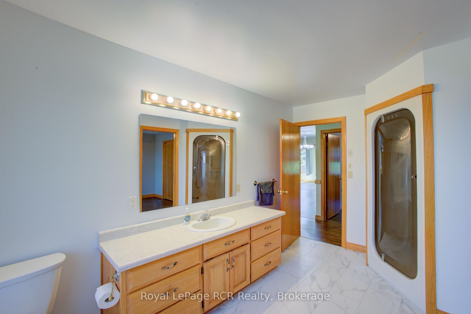 Photo 19 of 7218 16th Line, Mapleton, Rural Mapleton — HOMEH