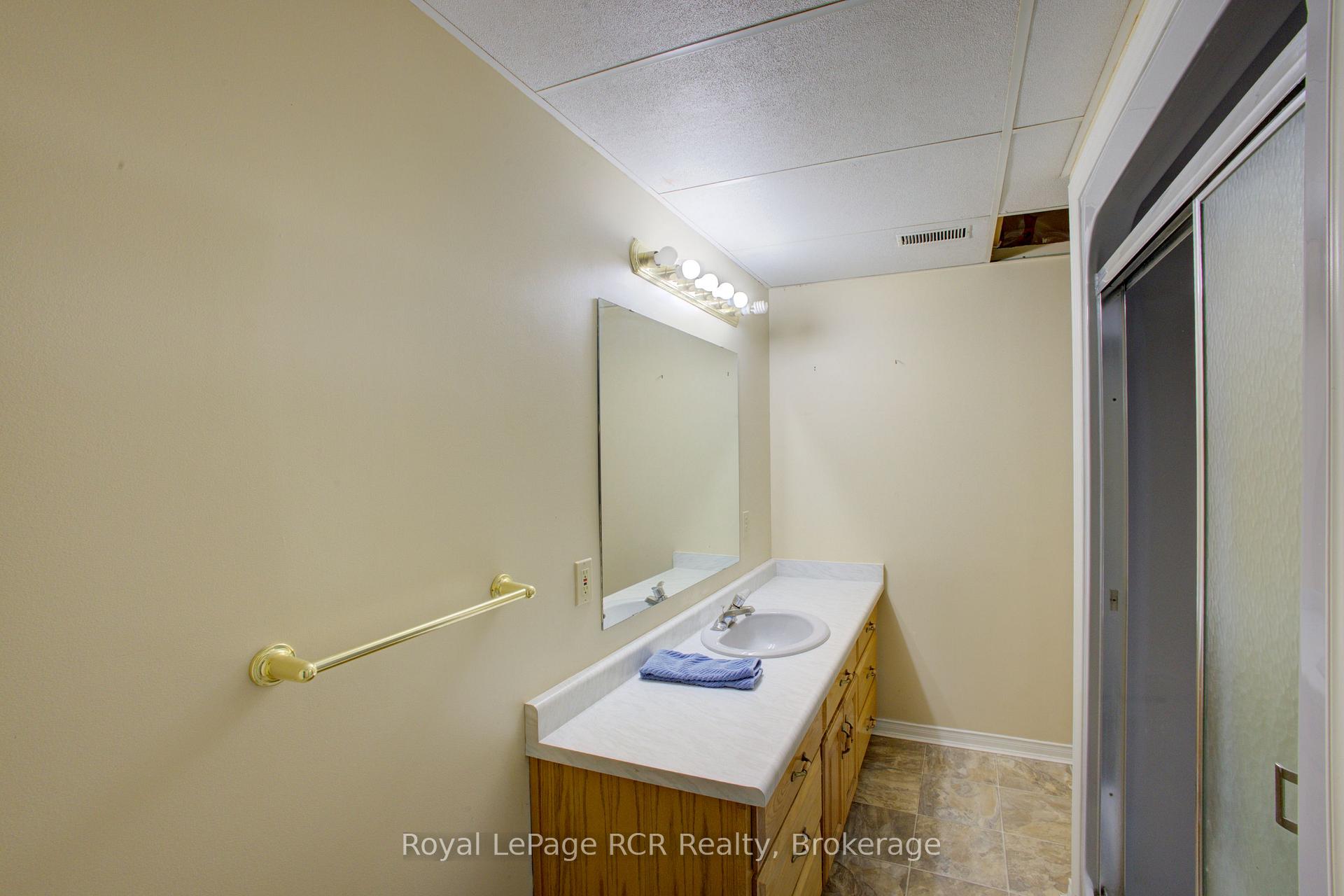 Photo 26 of 7218 16th Line, Mapleton, Rural Mapleton — HOMEH
