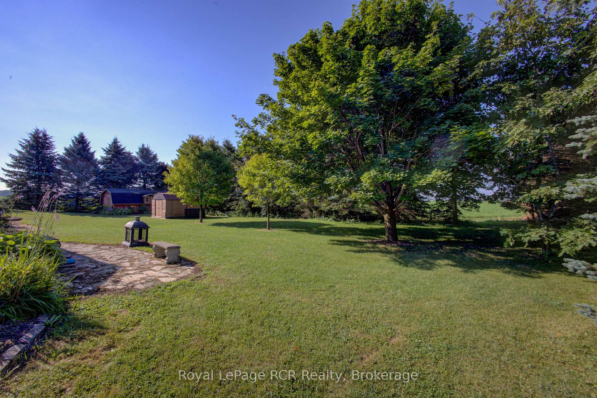 Photo 29 of 7218 16th Line, Mapleton, Rural Mapleton — HOMEH