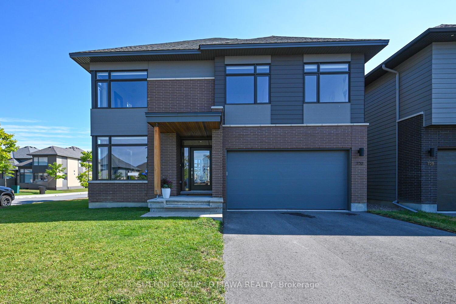 Front of 732 Wooler Place