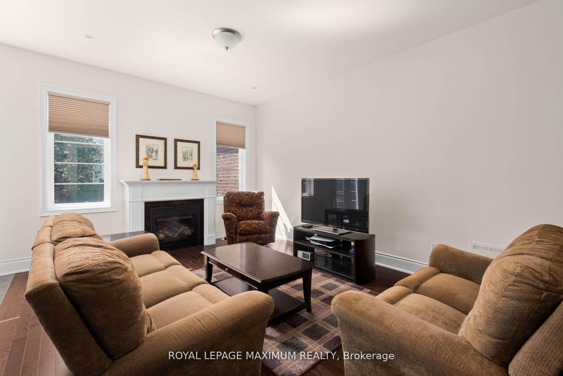 Photo 16 of 4 Blue Beech Trail, King, Nobleton — HOMEH