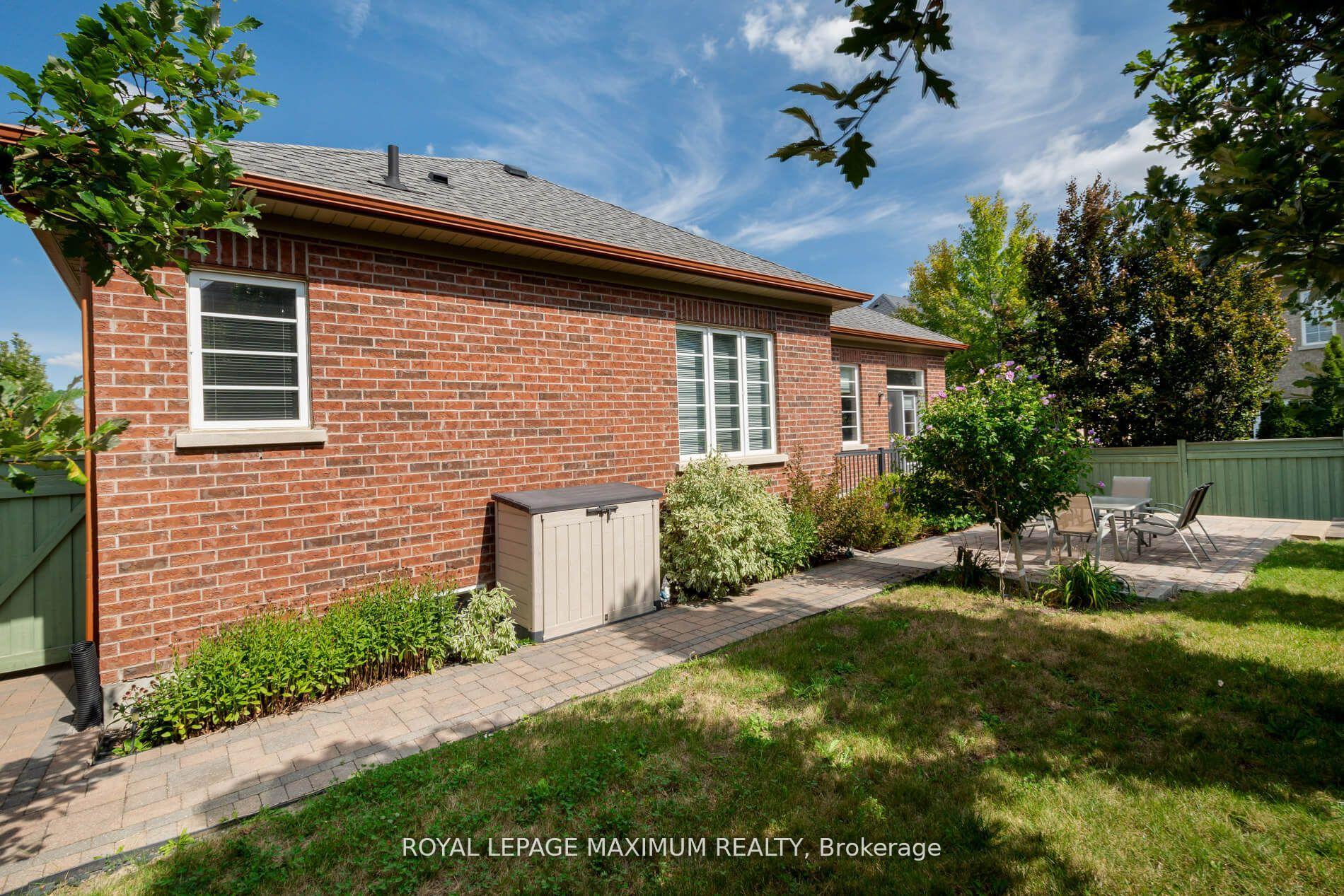 Photo 37 of 4 Blue Beech Trail, King, Nobleton — HOMEH
