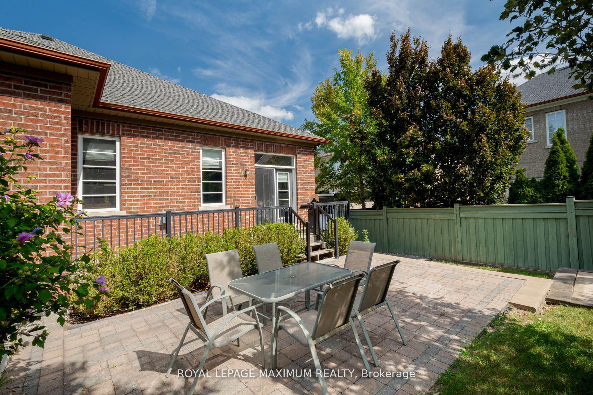 Photo 38 of 4 Blue Beech Trail, King, Nobleton — HOMEH