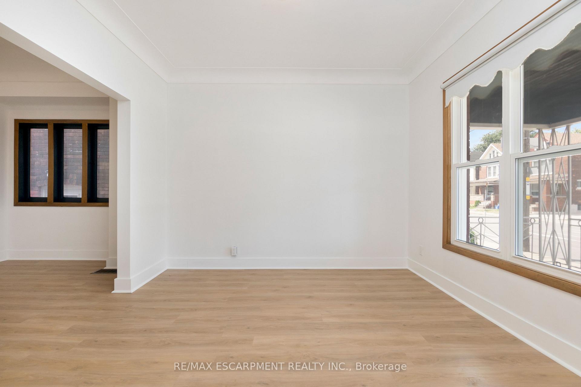 Photo 5 of Unit Upper, 48 Sherman Avenue N, Hamilton, Gibson — HOMEH