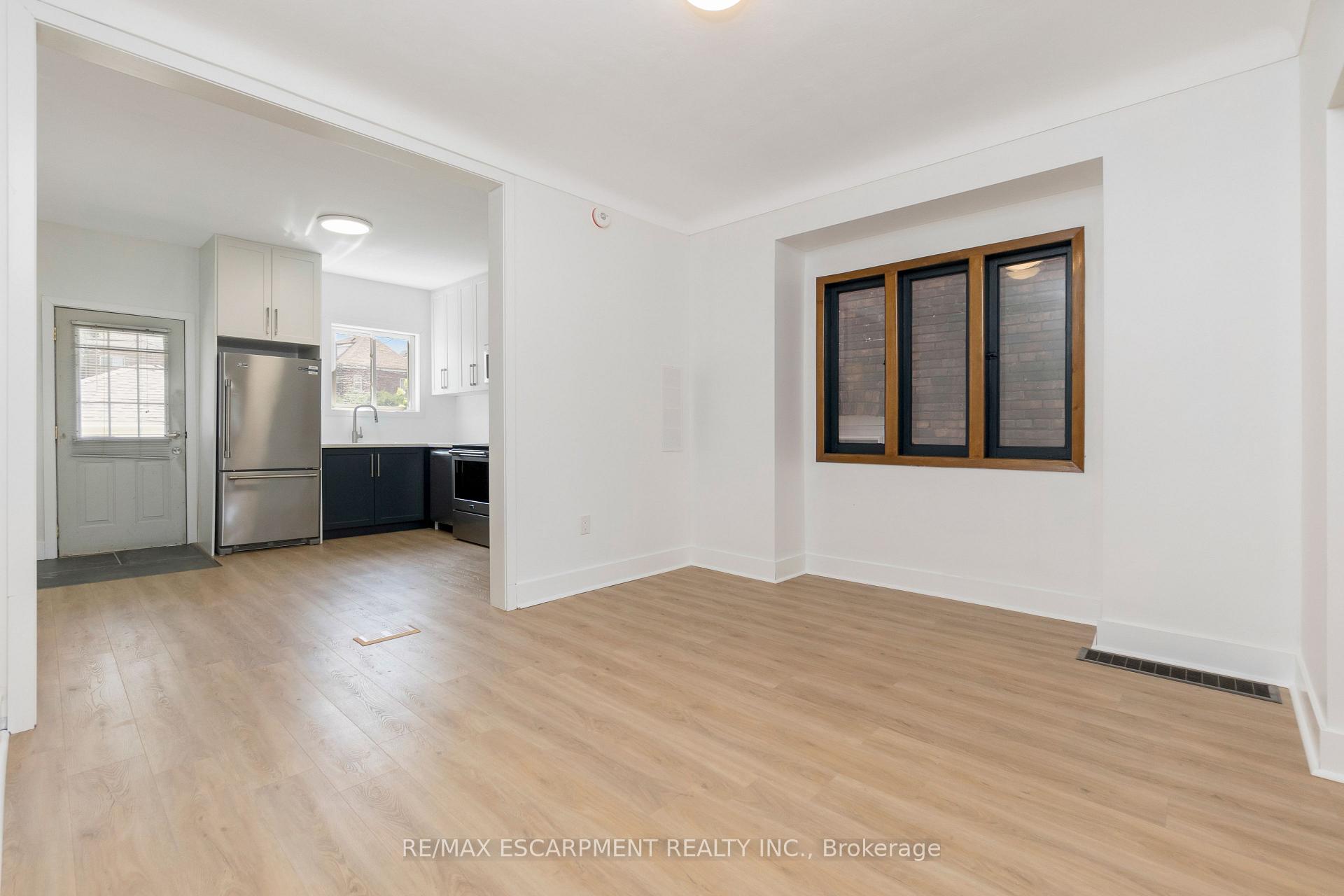 Photo 7 of Unit Upper, 48 Sherman Avenue N, Hamilton, Gibson — HOMEH