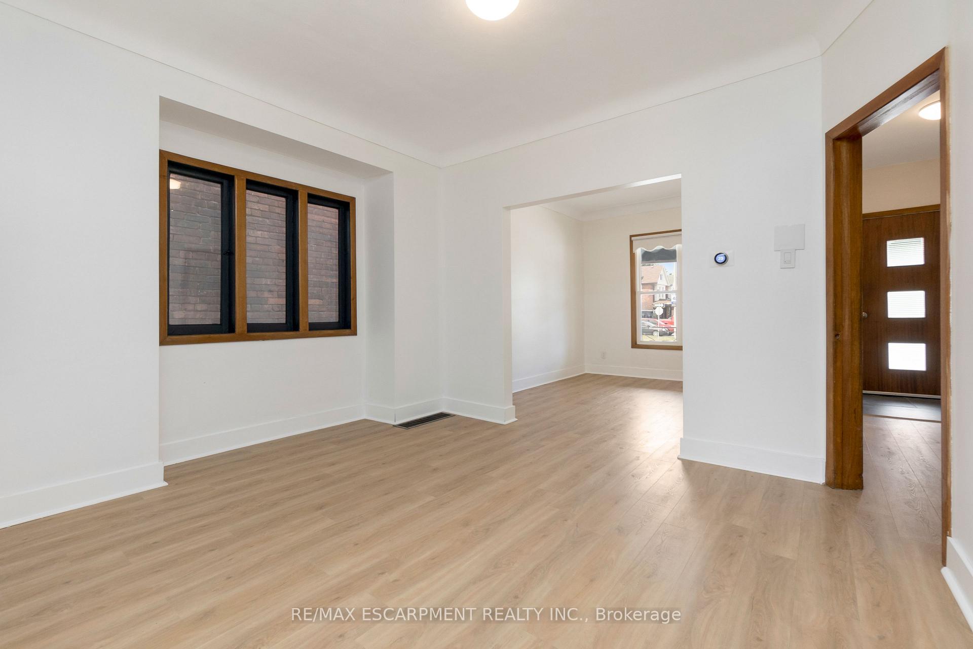 Photo 8 of Unit Upper, 48 Sherman Avenue N, Hamilton, Gibson — HOMEH