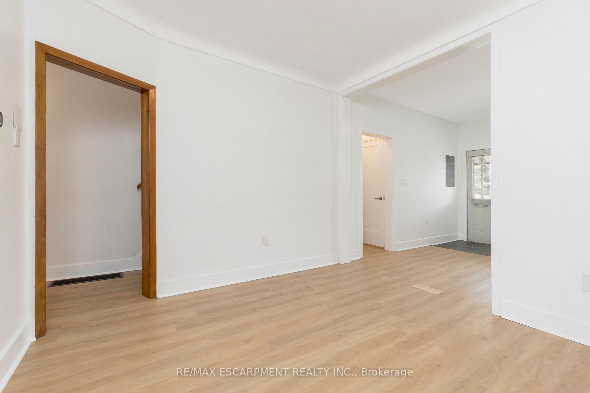 Photo 9 of Unit Upper, 48 Sherman Avenue N, Hamilton, Gibson — HOMEH