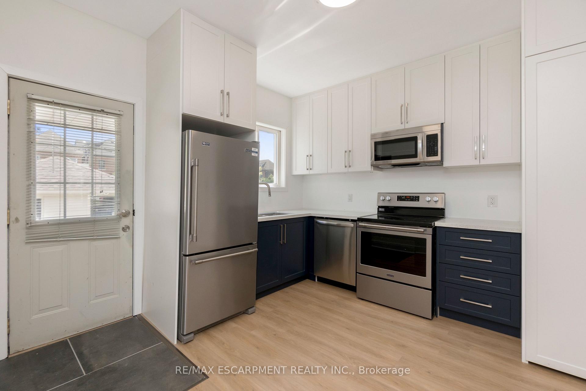 Photo 12 of Unit Upper, 48 Sherman Avenue N, Hamilton, Gibson — HOMEH