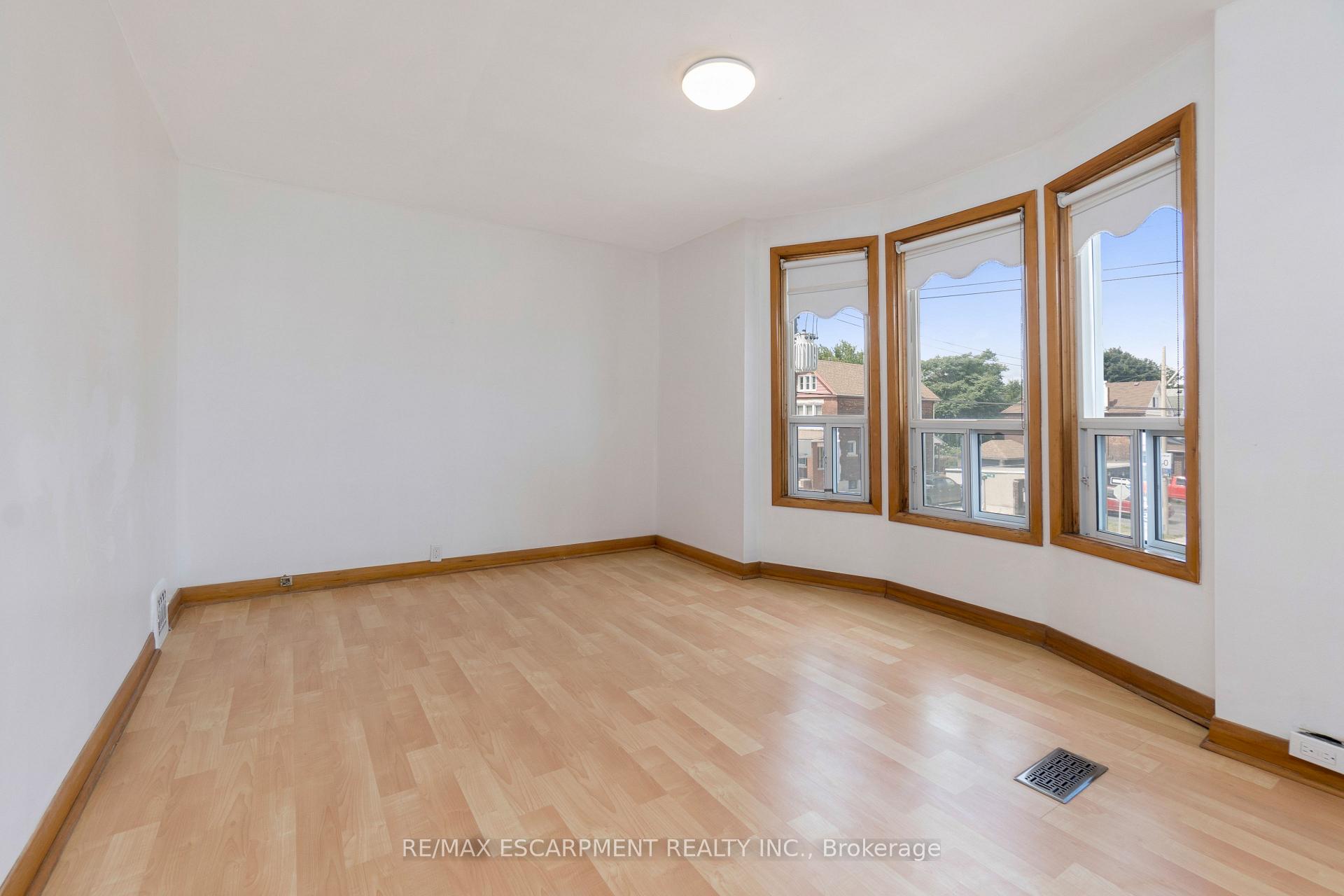 Photo 22 of Unit Upper, 48 Sherman Avenue N, Hamilton, Gibson — HOMEH