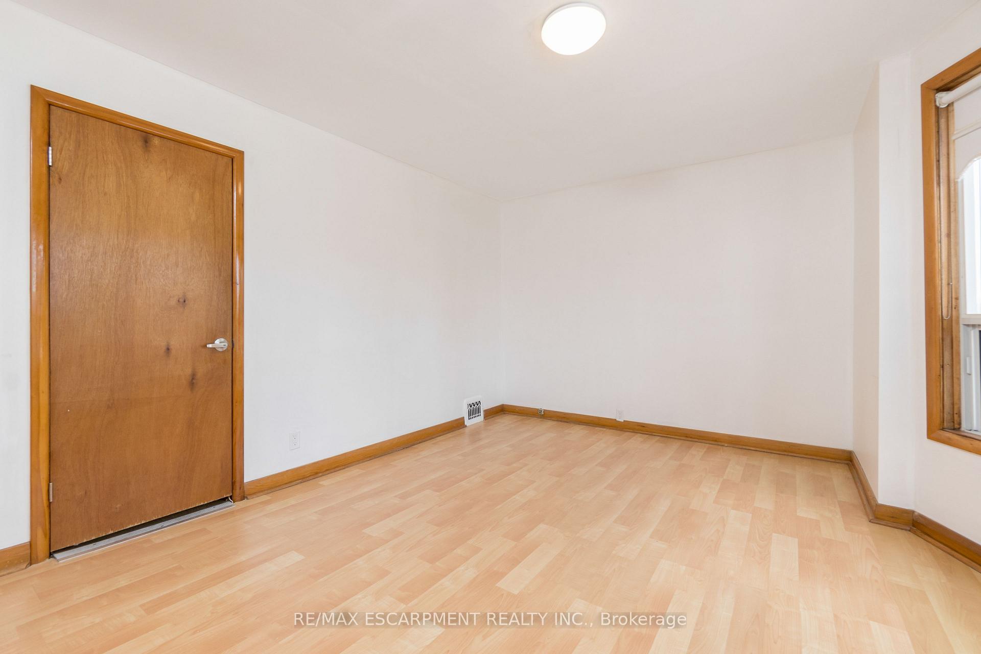 Photo 23 of Unit Upper, 48 Sherman Avenue N, Hamilton, Gibson — HOMEH