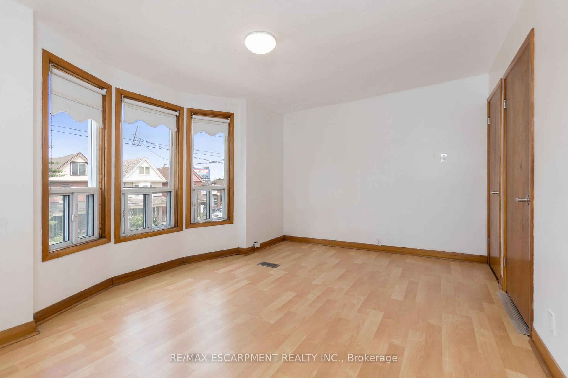 Photo 24 of Unit Upper, 48 Sherman Avenue N, Hamilton, Gibson — HOMEH