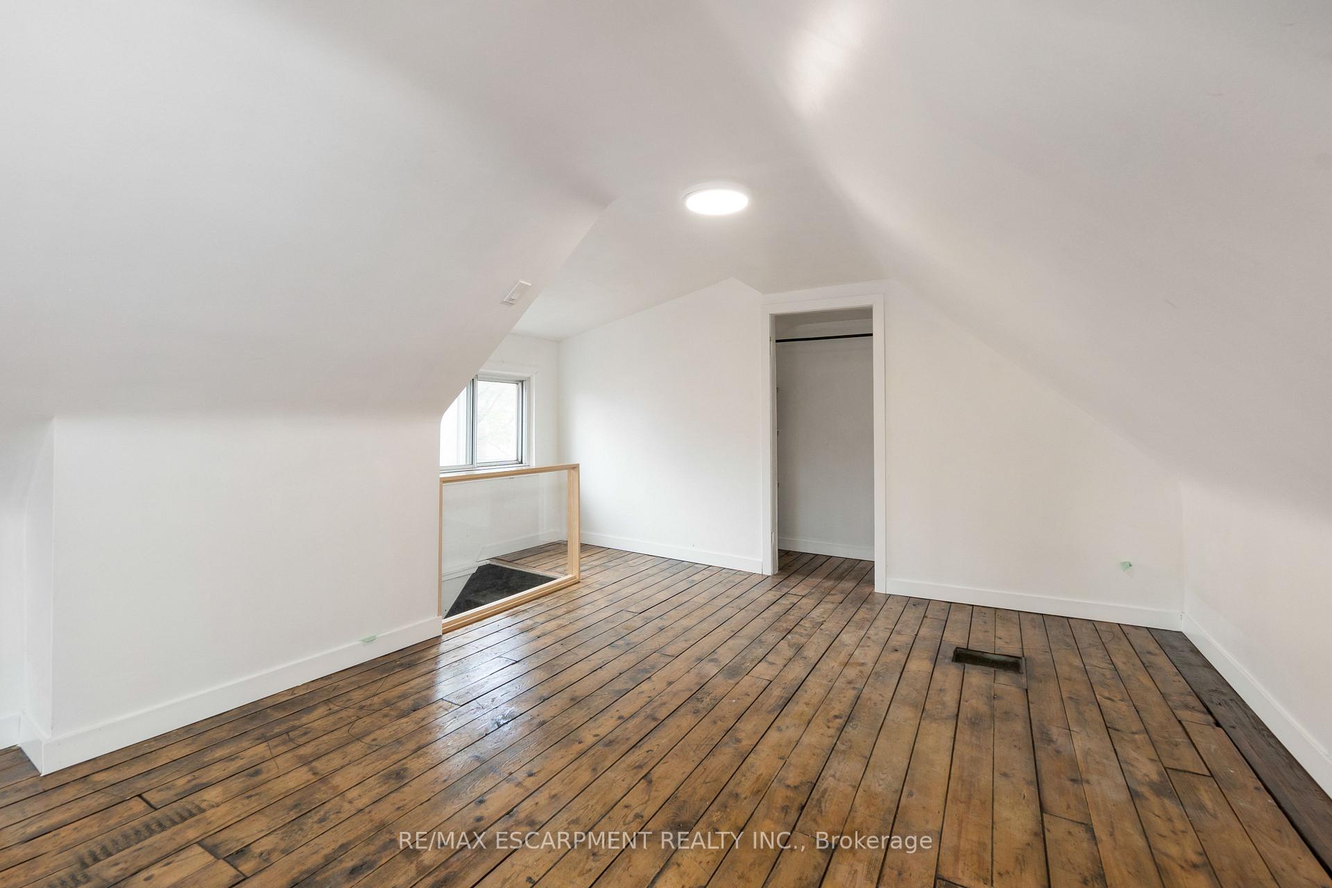 Photo 27 of Unit Upper, 48 Sherman Avenue N, Hamilton, Gibson — HOMEH