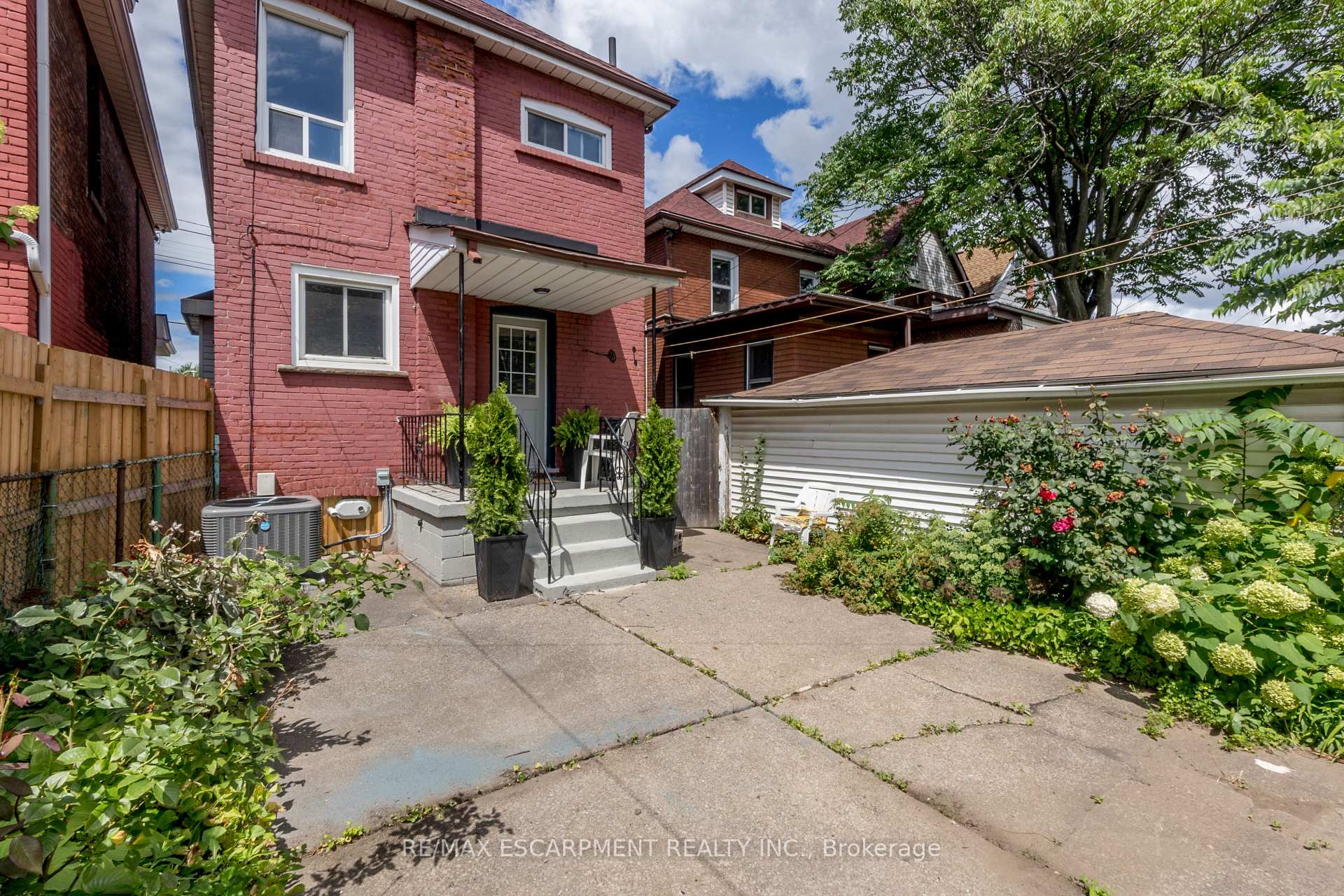 Photo 28 of Unit Upper, 48 Sherman Avenue N, Hamilton, Gibson — HOMEH